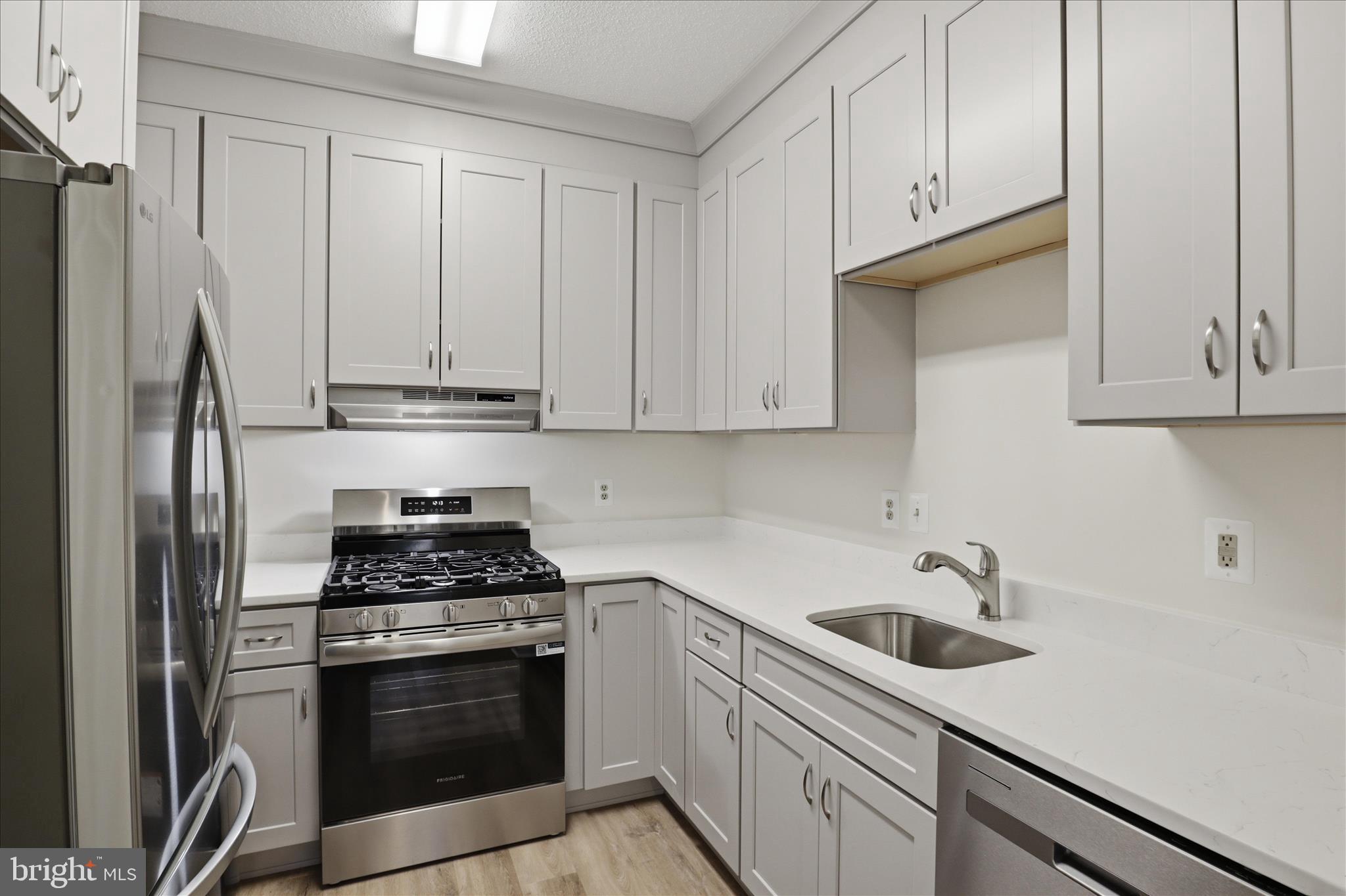 1704 LAKE SHORE CREST DRIVE 16