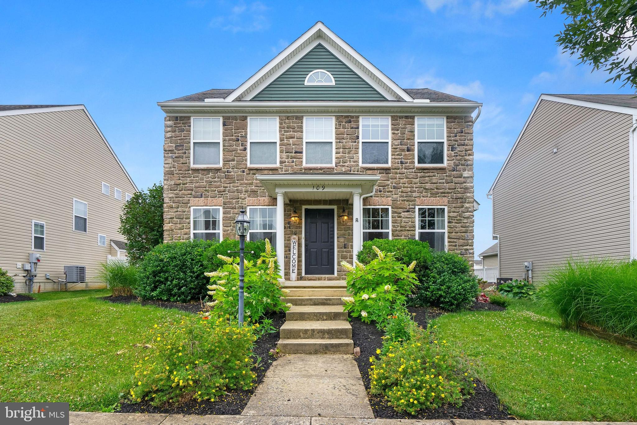 CASTLETON - Residential