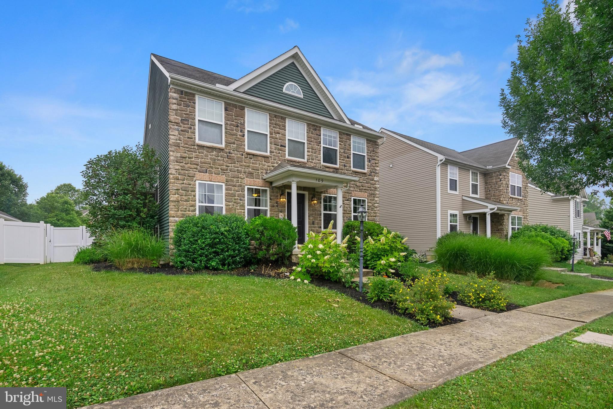 CASTLETON - Residential