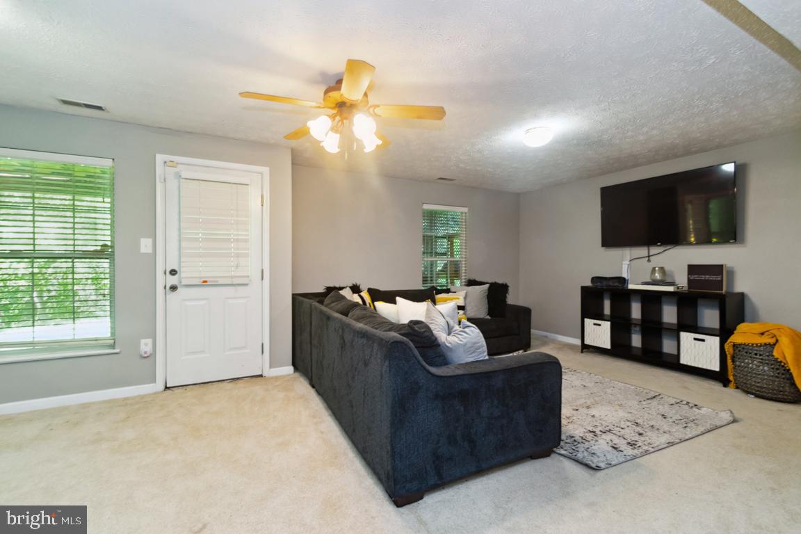 SEVEN OAKS - Residential