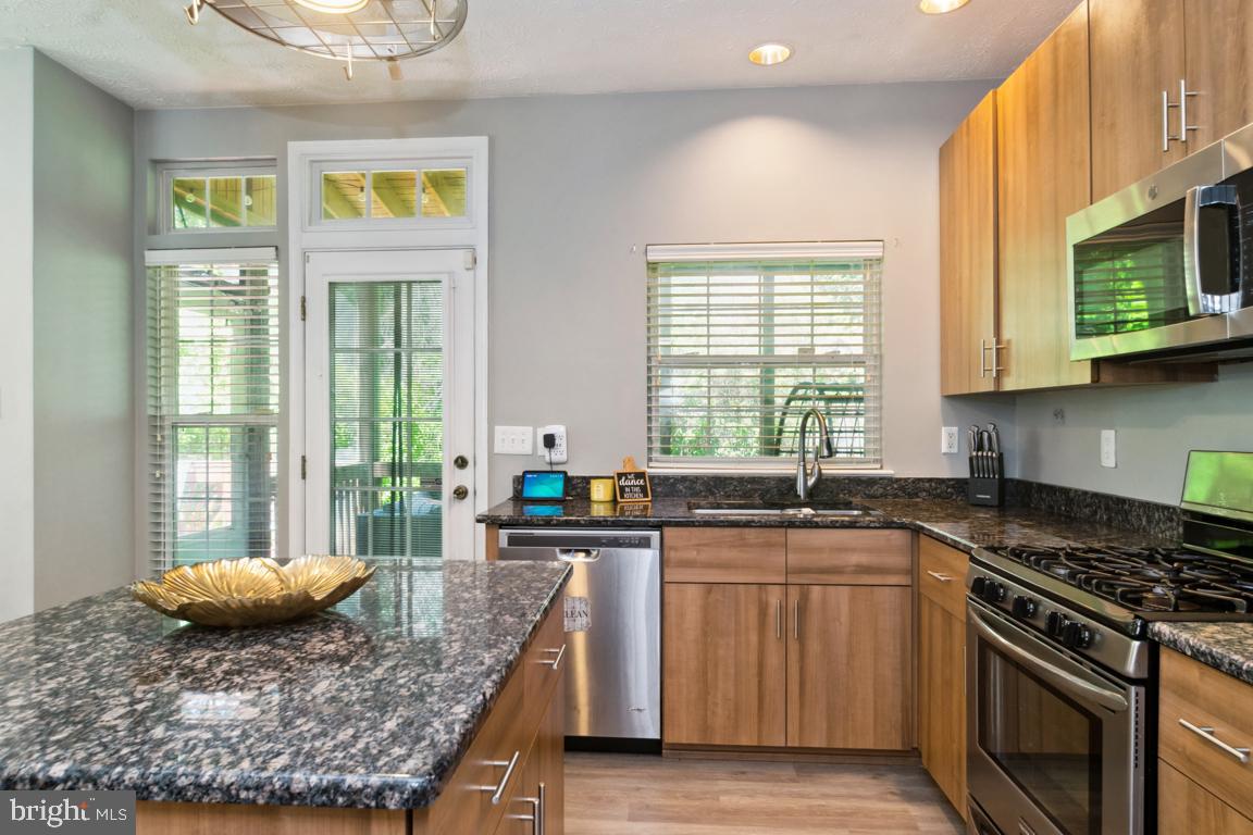 SEVEN OAKS - Residential