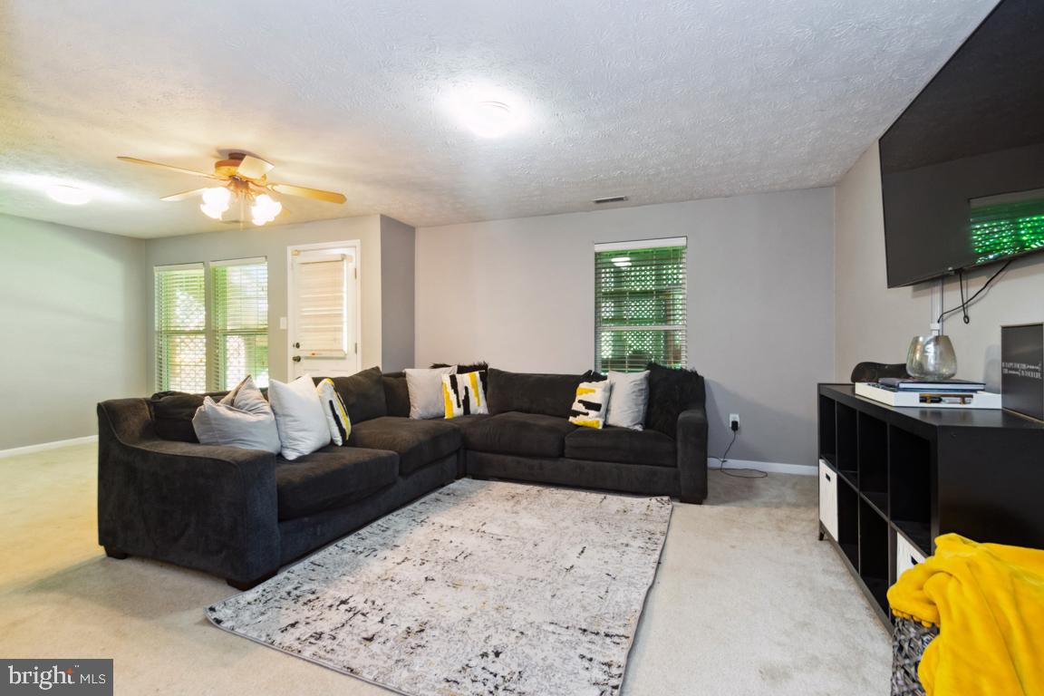 SEVEN OAKS - Residential