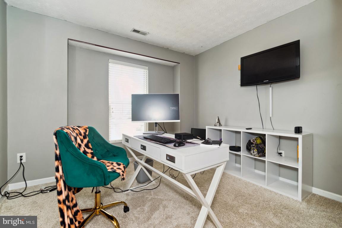 SEVEN OAKS - Residential