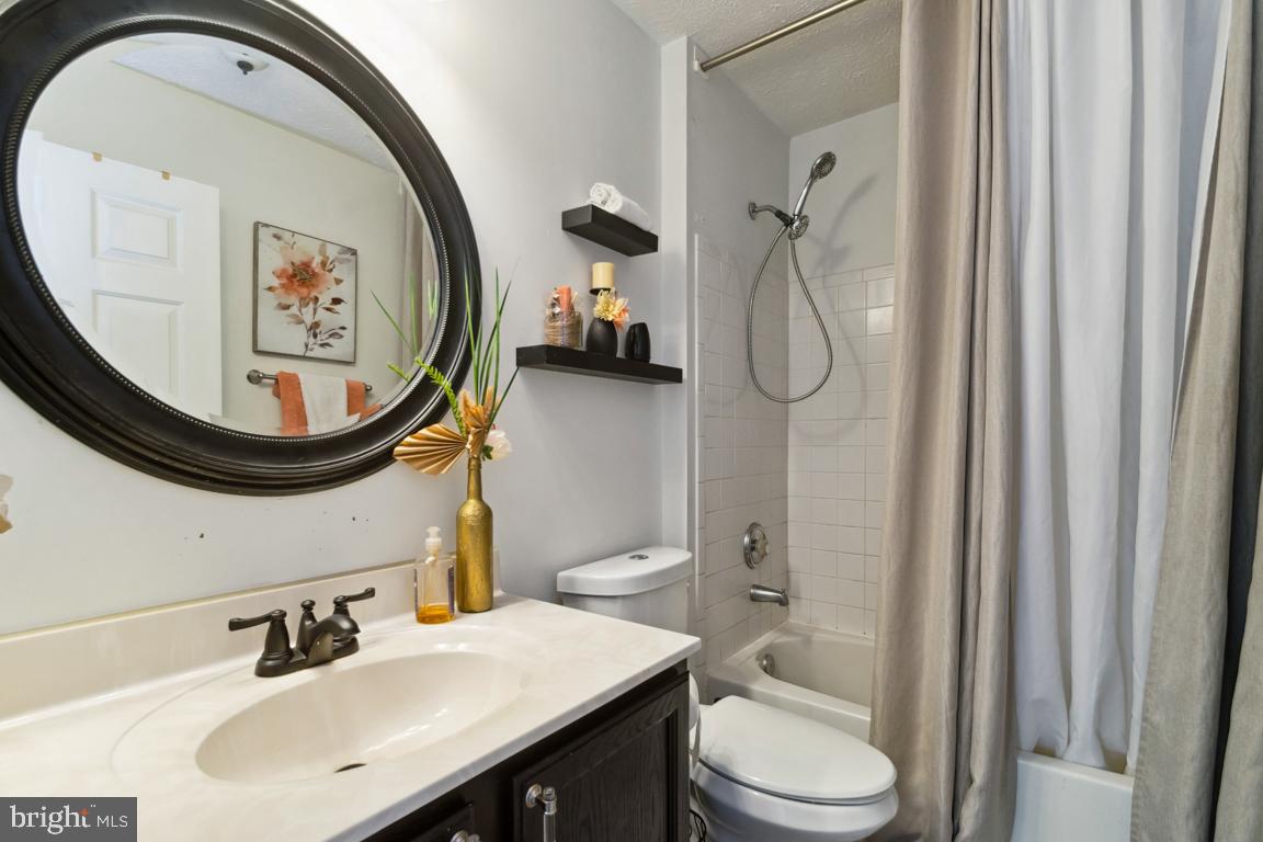 SEVEN OAKS - Residential