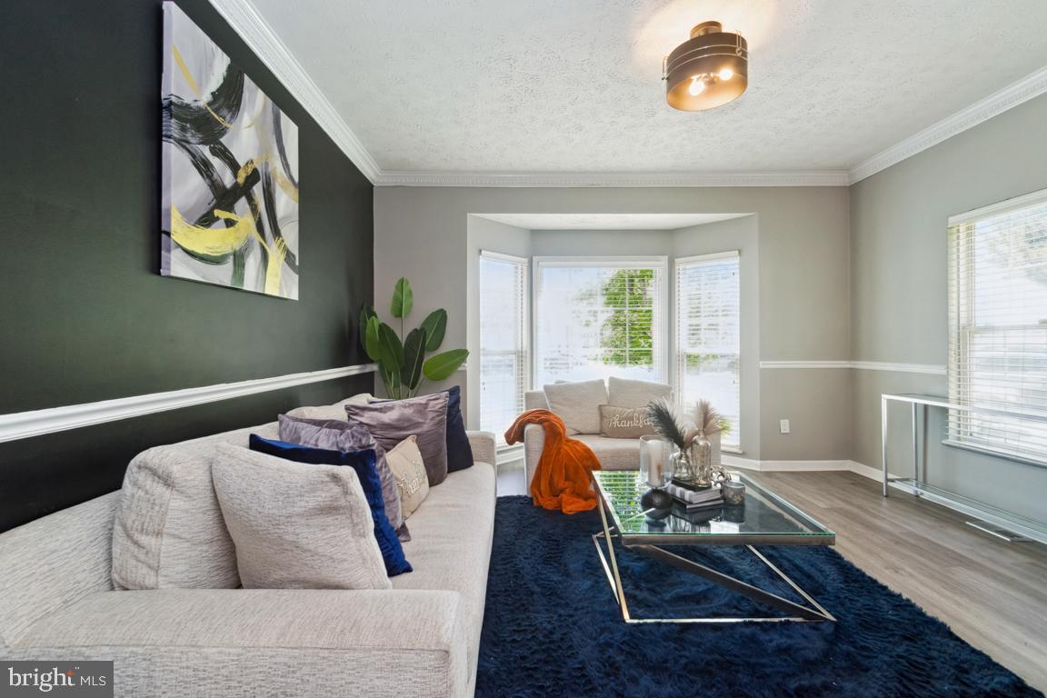 SEVEN OAKS - Residential