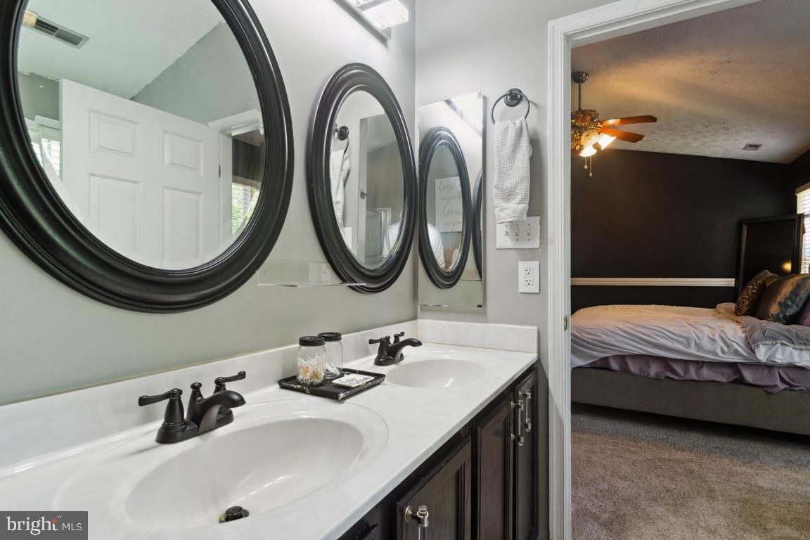 SEVEN OAKS - Residential