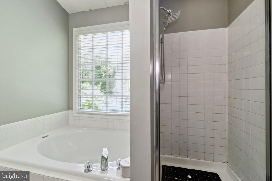 SEVEN OAKS - Residential