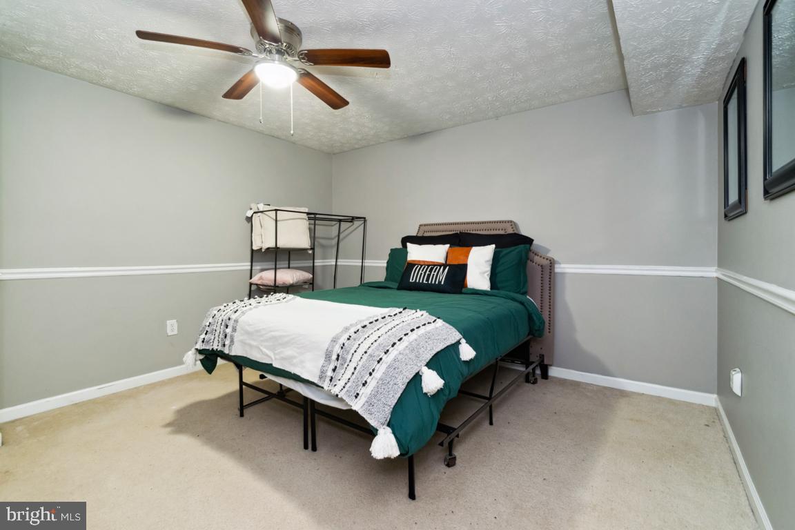 SEVEN OAKS - Residential