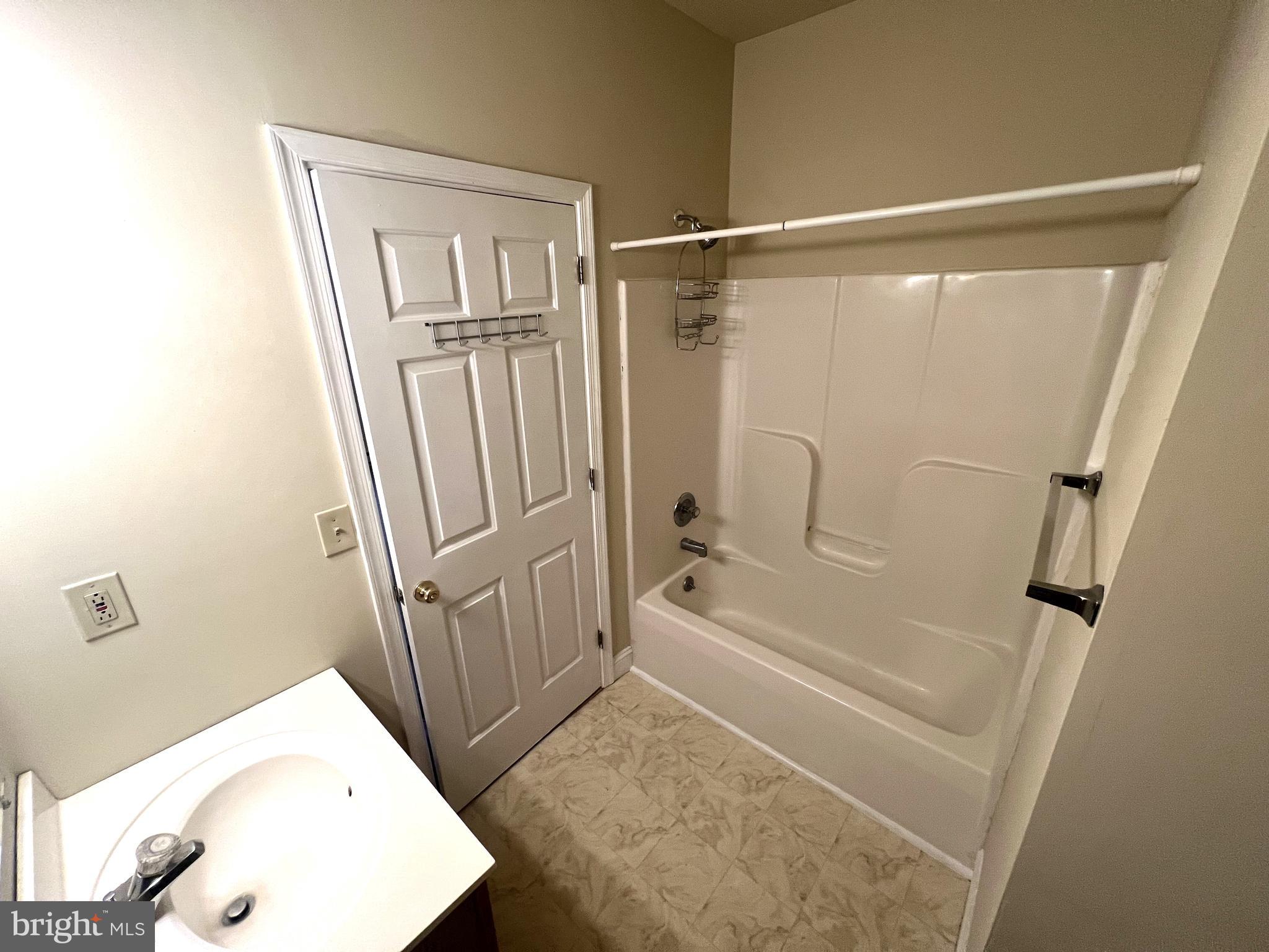 GRADUATE HOSPITAL - Residential Lease