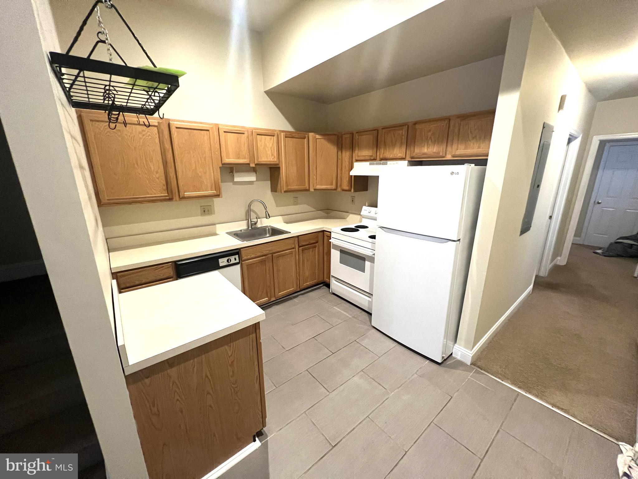 GRADUATE HOSPITAL - Residential Lease