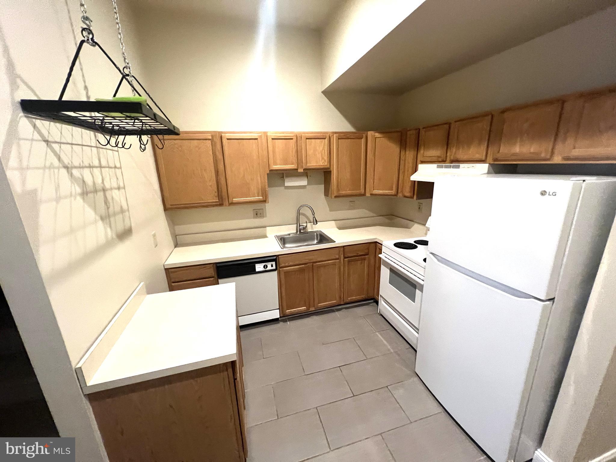 GRADUATE HOSPITAL - Residential Lease