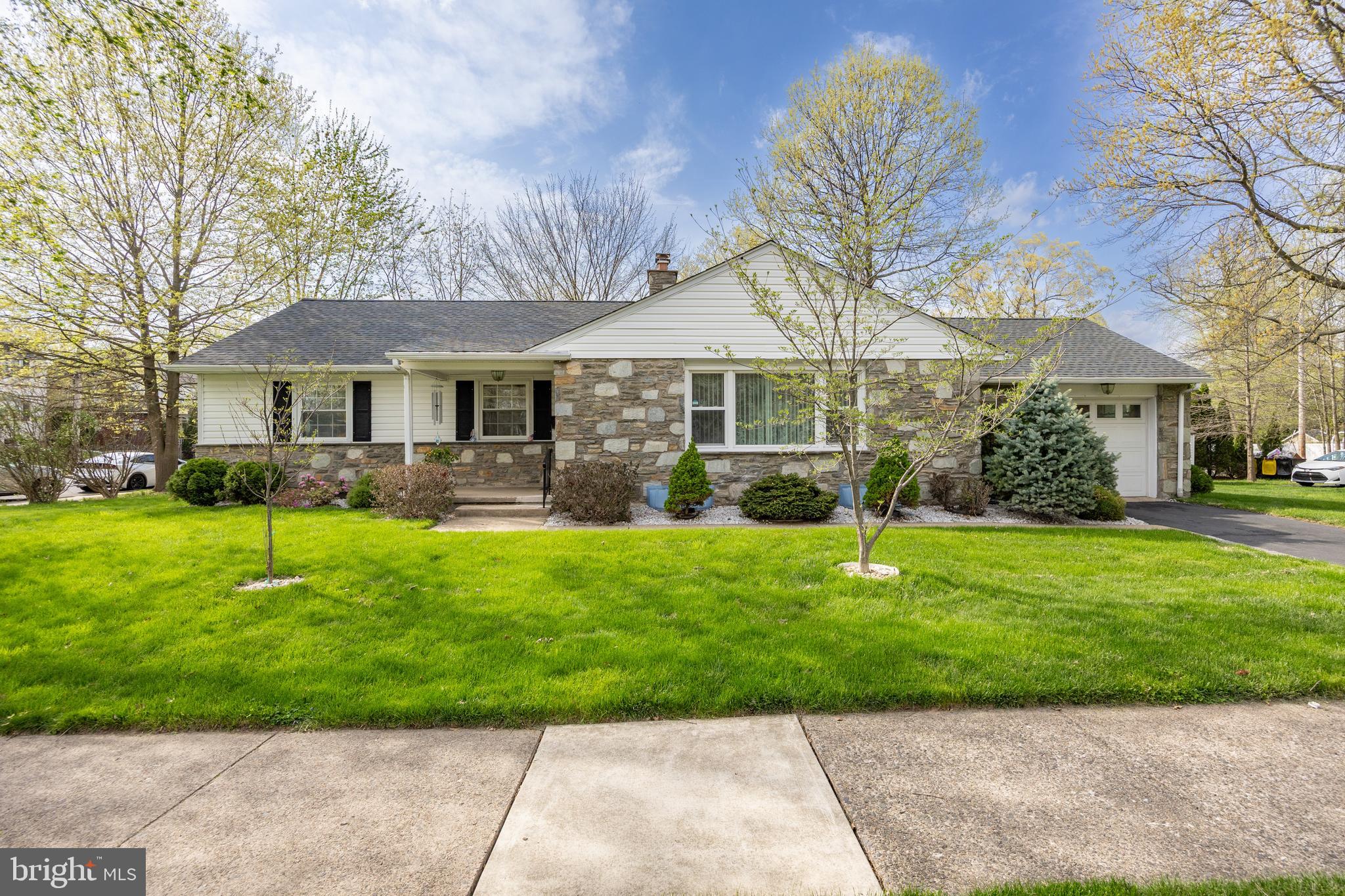 LANSDALE - Residential