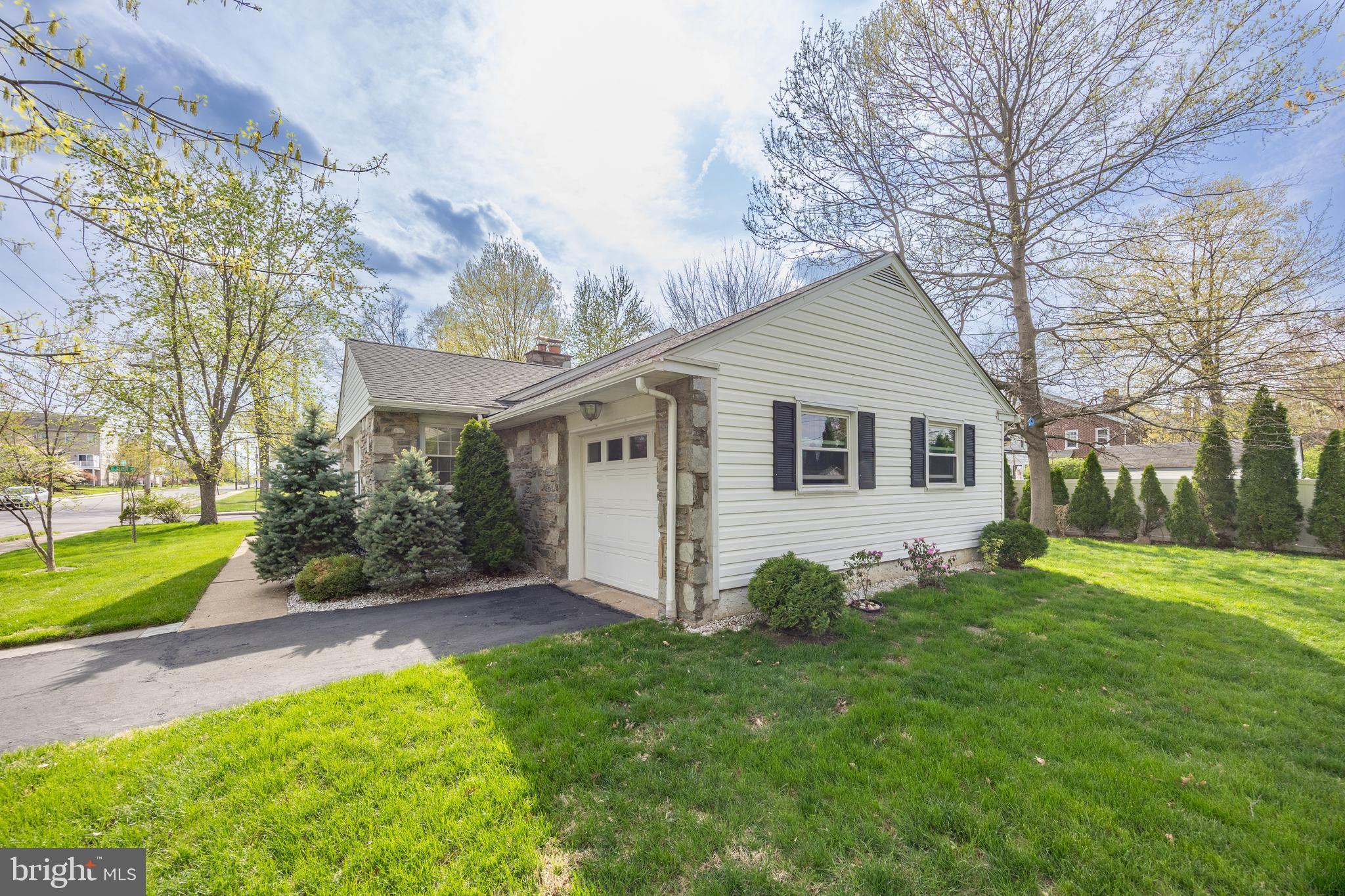 LANSDALE - Residential