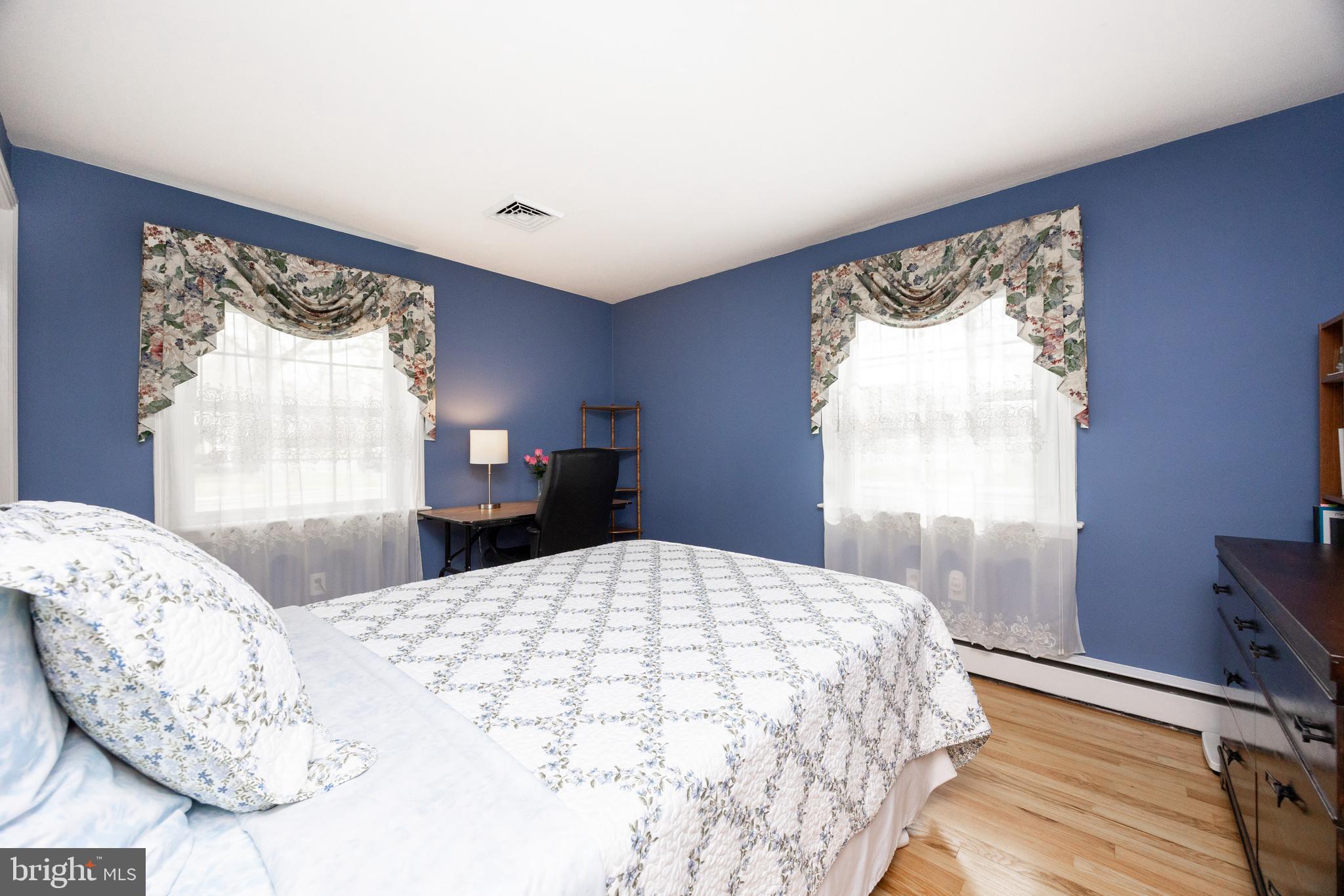 LANSDALE - Residential