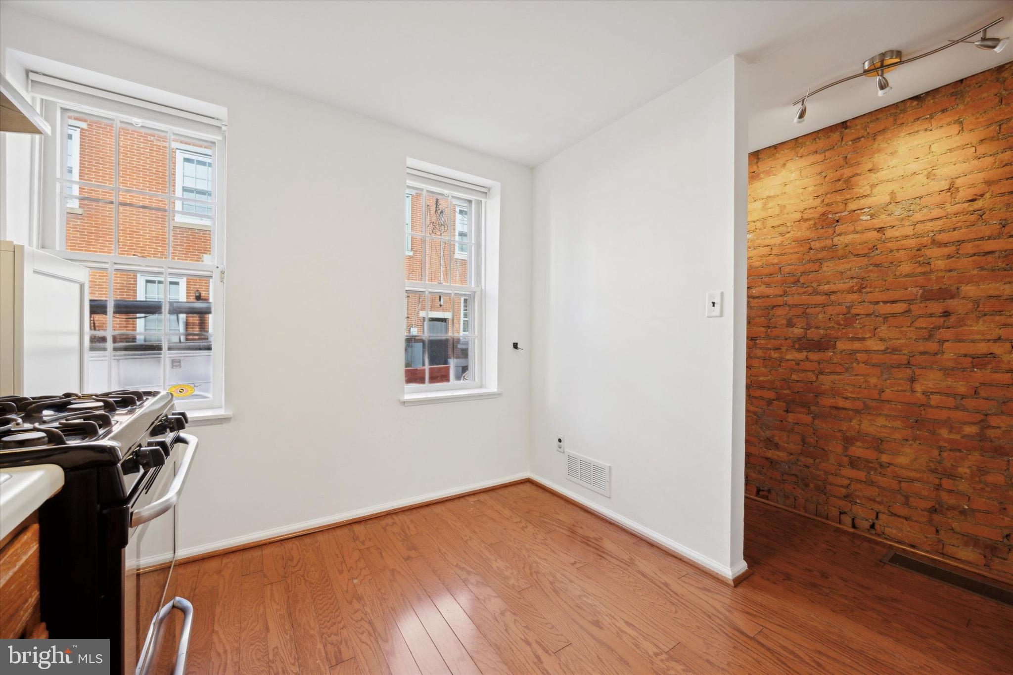 GRADUATE HOSPITAL - Residential Lease