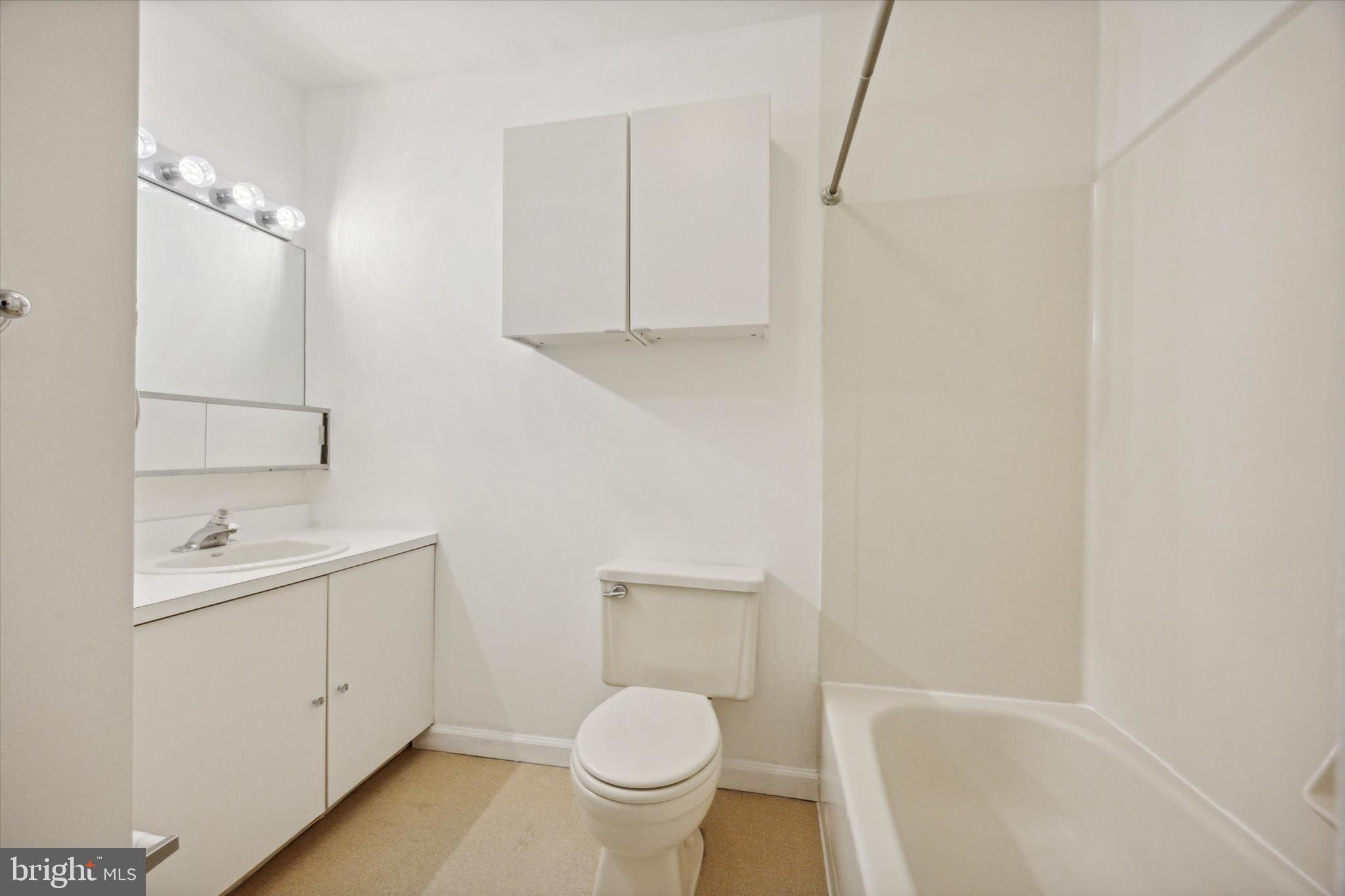 GRADUATE HOSPITAL - Residential Lease