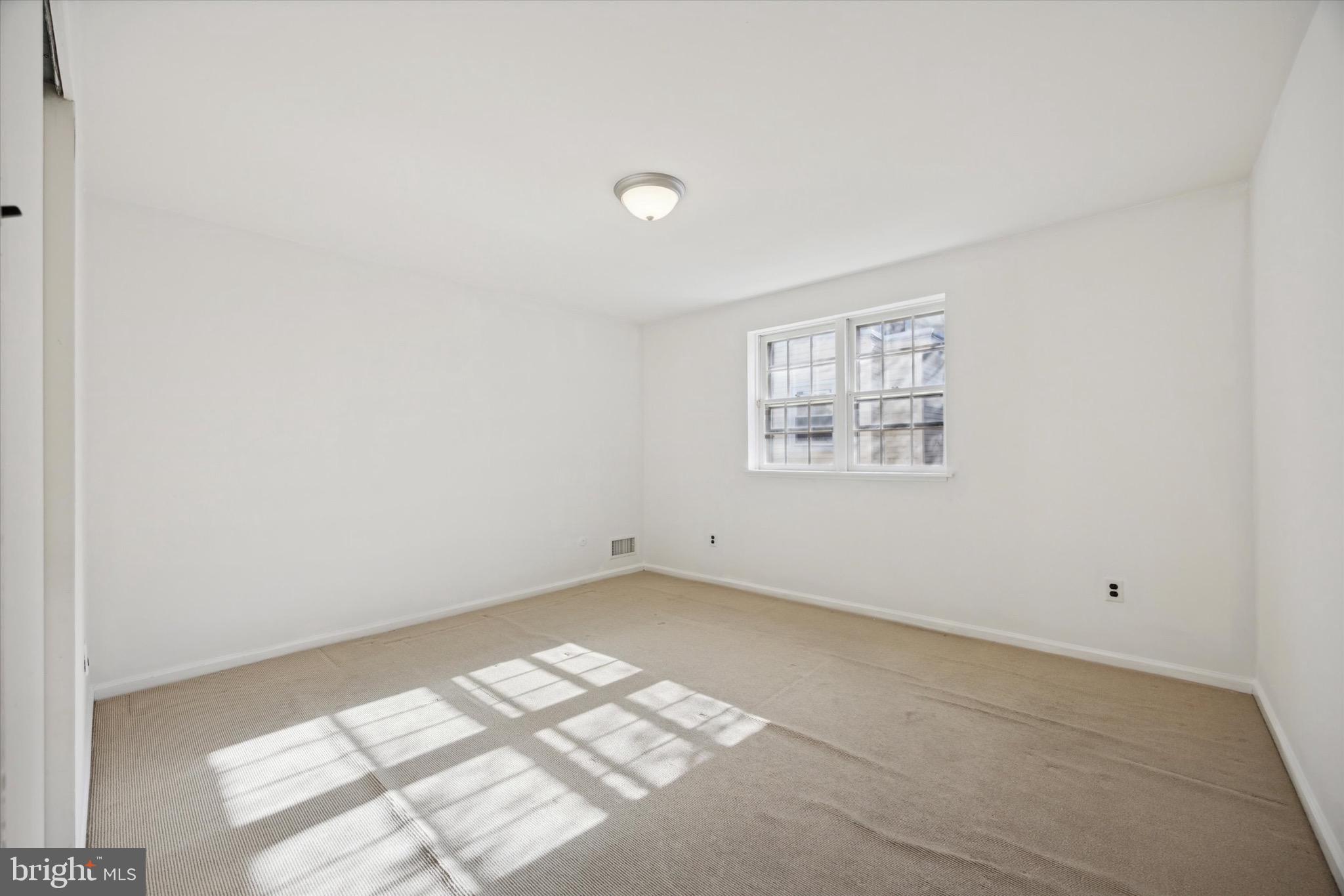 GRADUATE HOSPITAL - Residential Lease