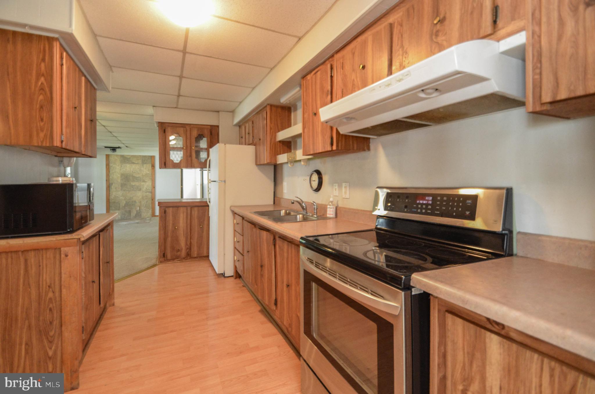 HICKORY HILLS - Residential