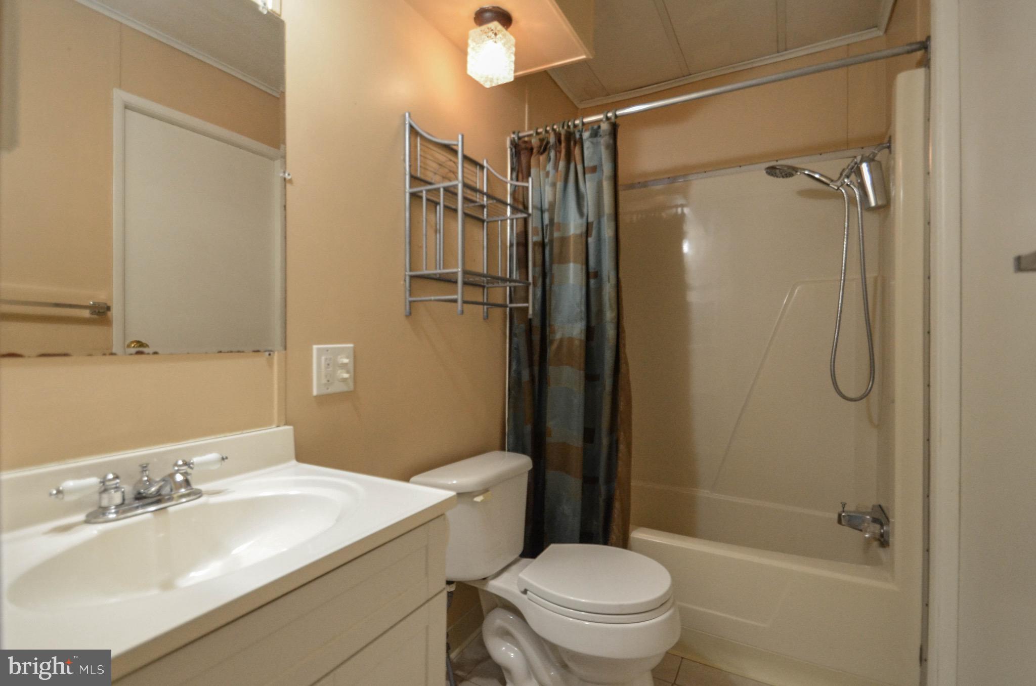 HICKORY HILLS - Residential