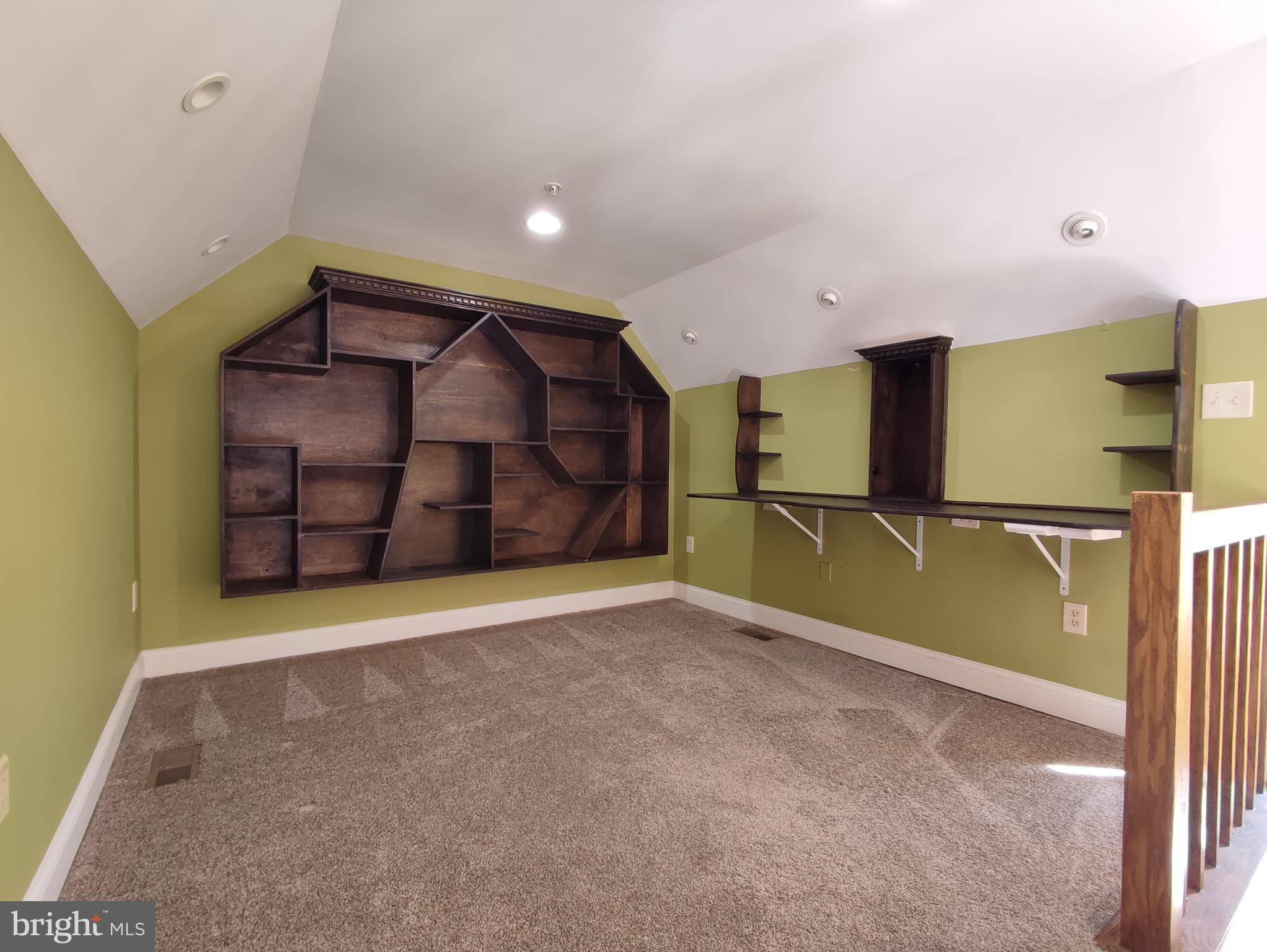 WOODLAND VILLAGE - Residential Lease