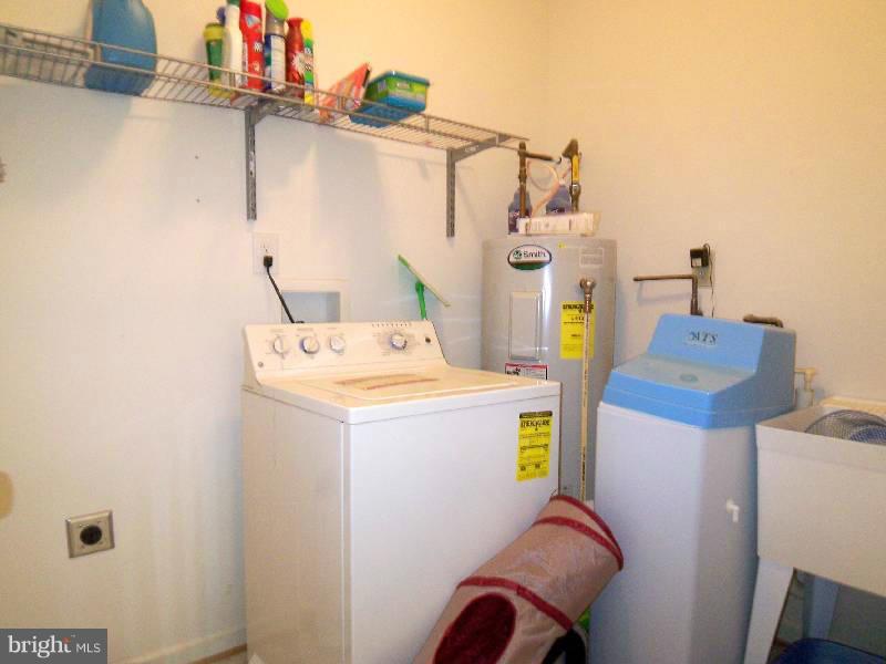 LOCUST HILL - Residential