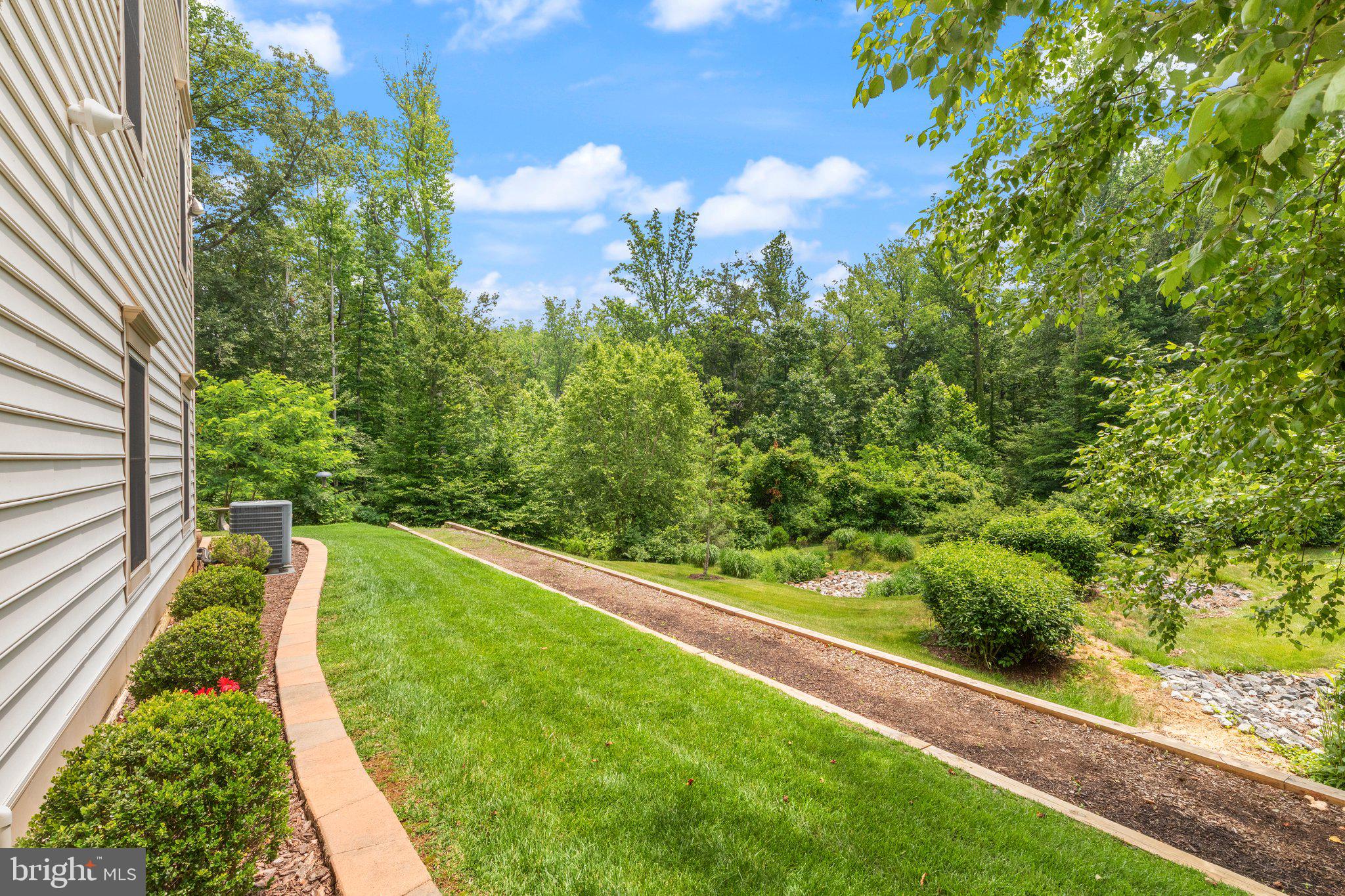 1121 CANTERWOOD PLACE