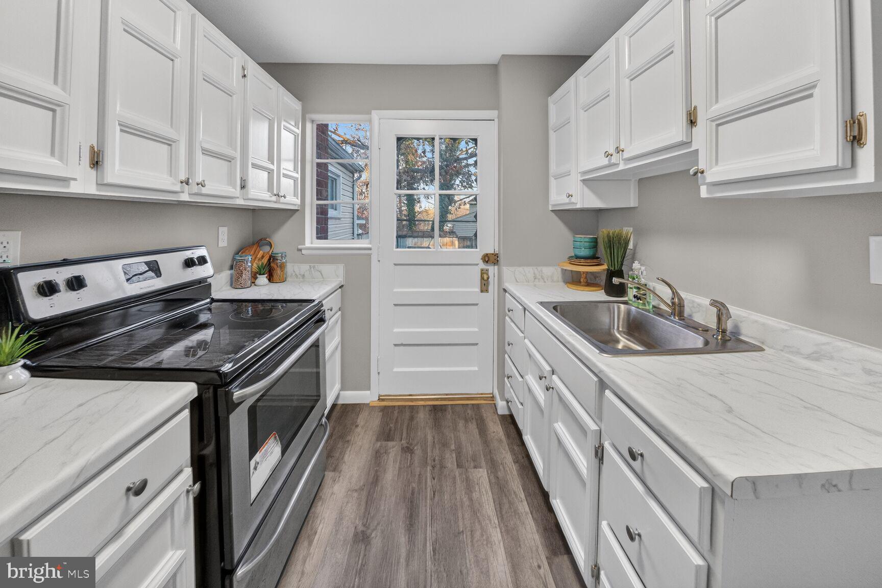 CONNECTICUT AVE - Residential