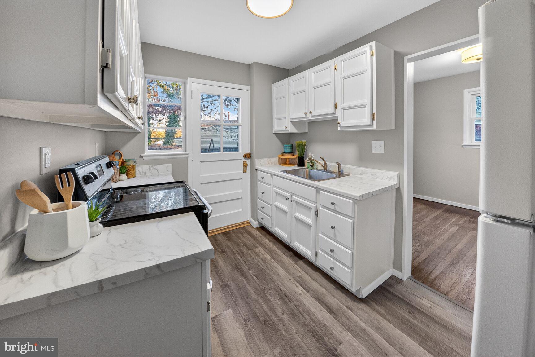 CONNECTICUT AVE - Residential