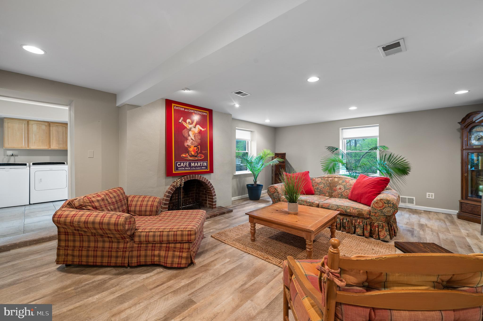 GLADWYNE - Residential