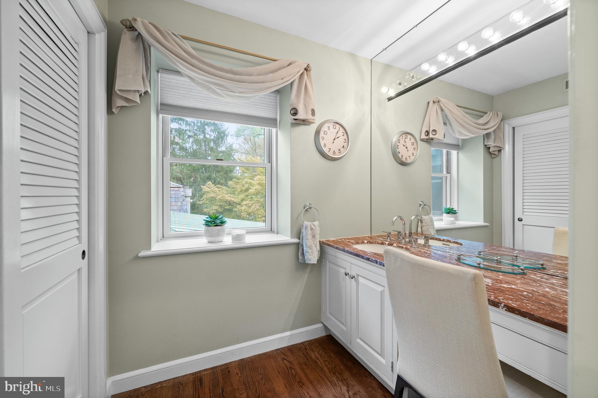 GLADWYNE - Residential