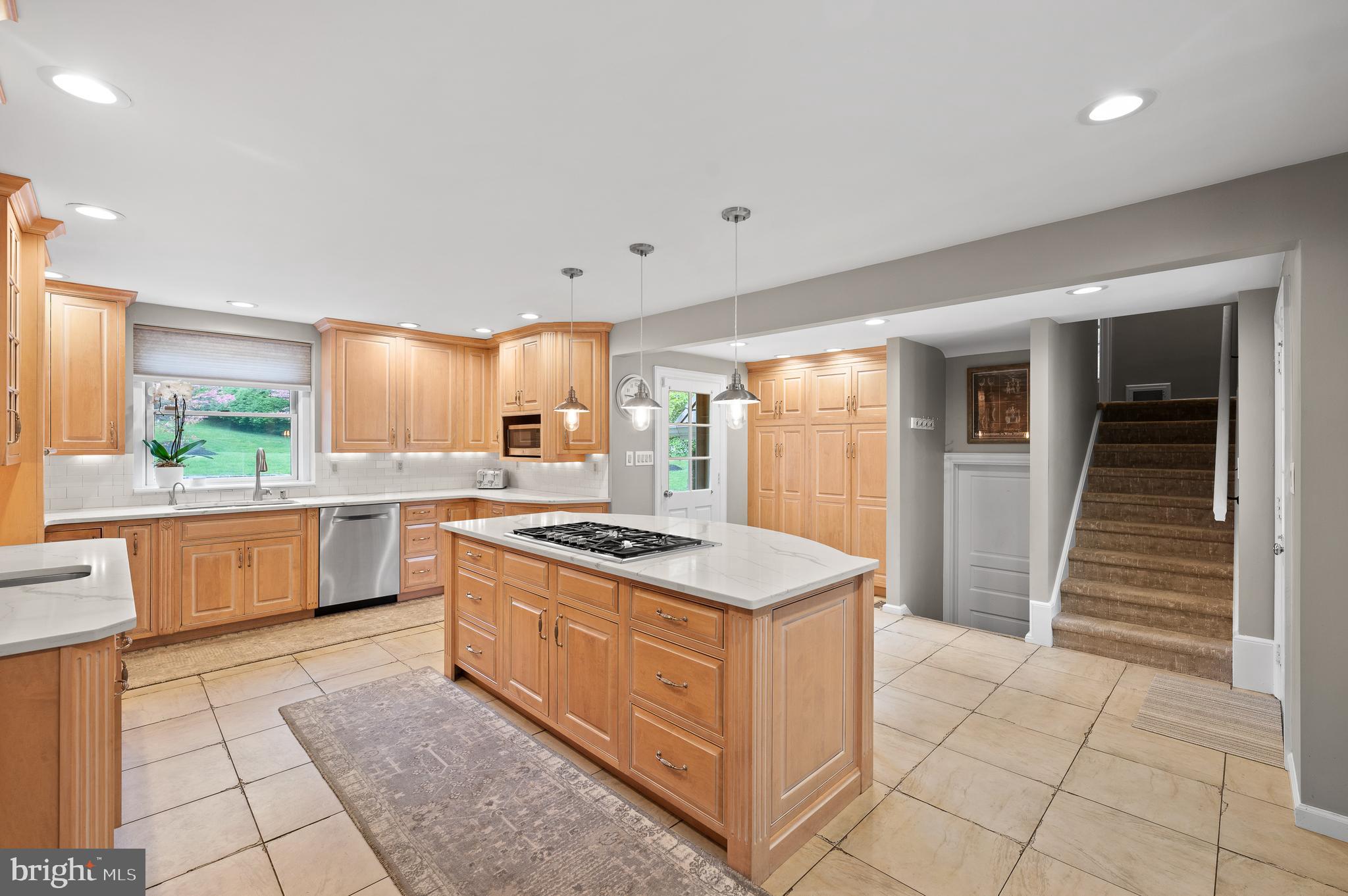 GLADWYNE - Residential