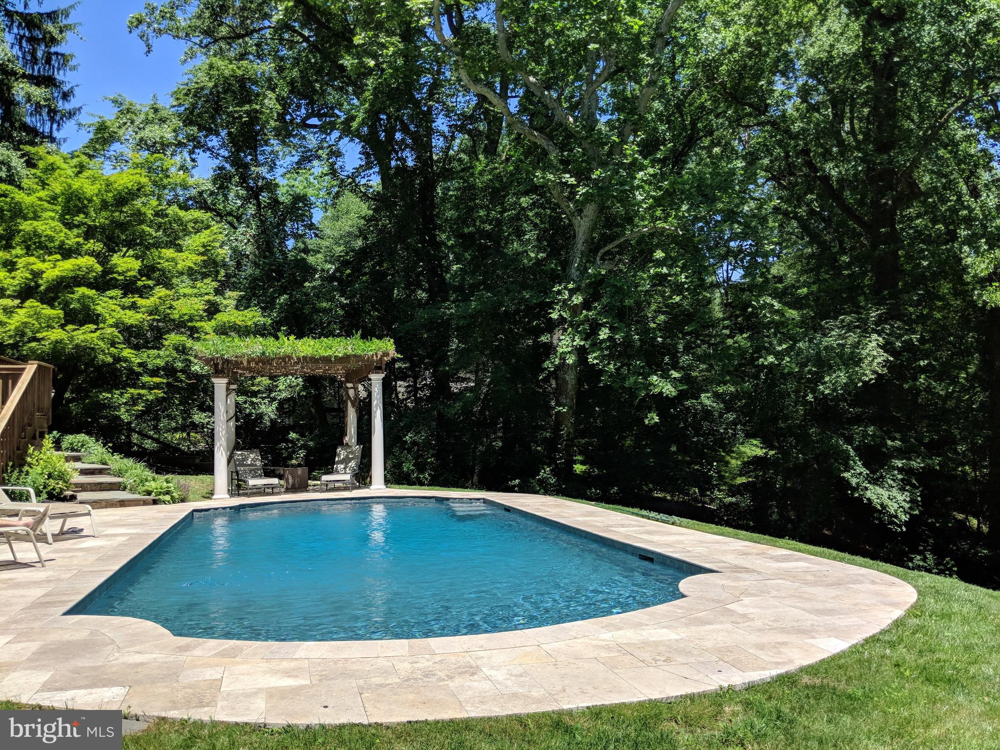 GLADWYNE - Residential