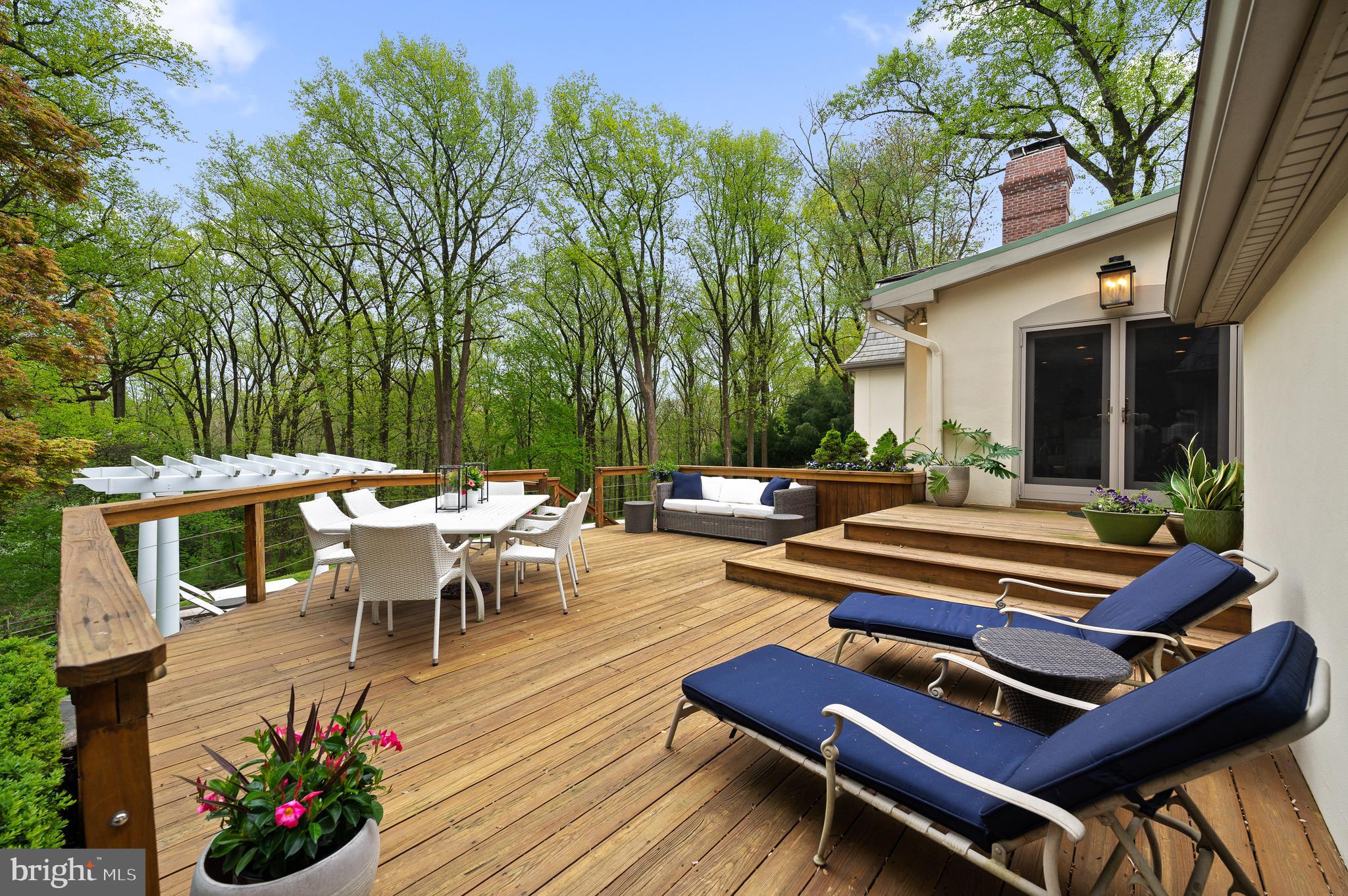 GLADWYNE - Residential