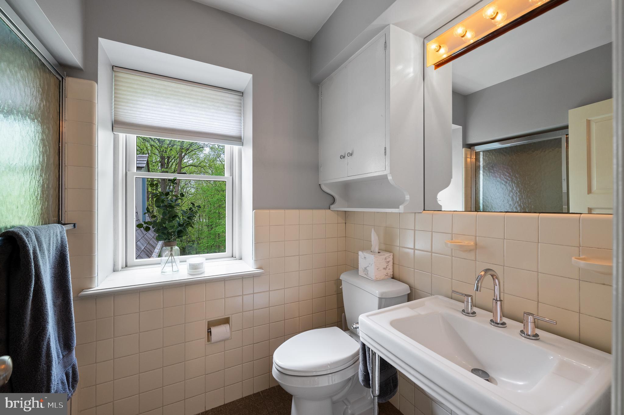 GLADWYNE - Residential