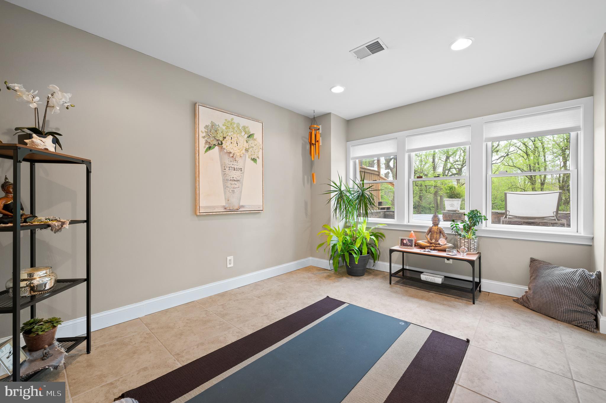 GLADWYNE - Residential