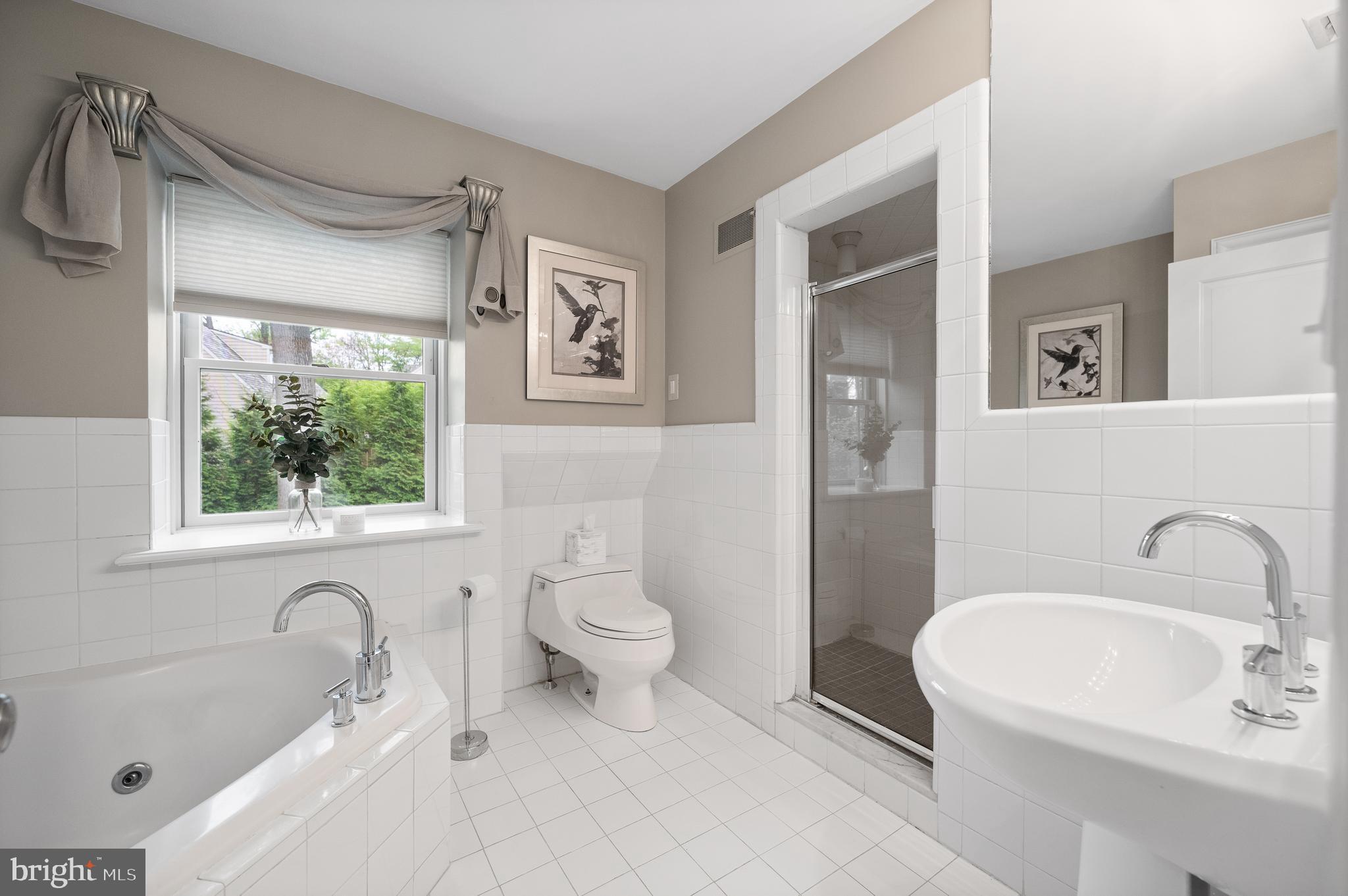 GLADWYNE - Residential