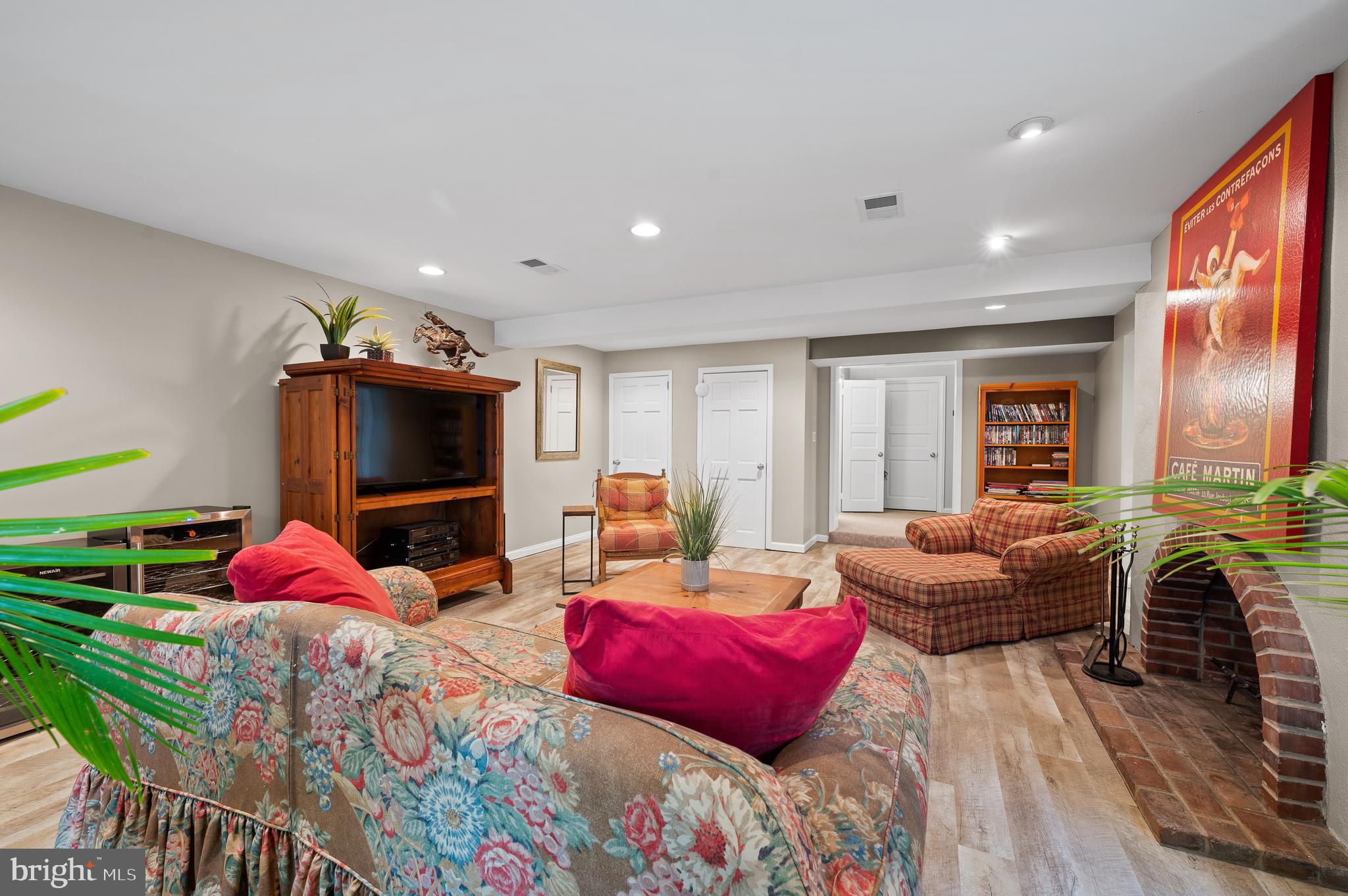 GLADWYNE - Residential