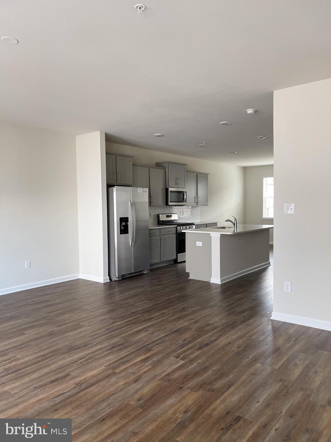 WESTVIEW SOUTH - Residential Lease