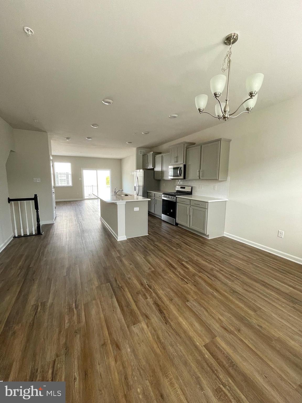 WESTVIEW SOUTH - Residential Lease