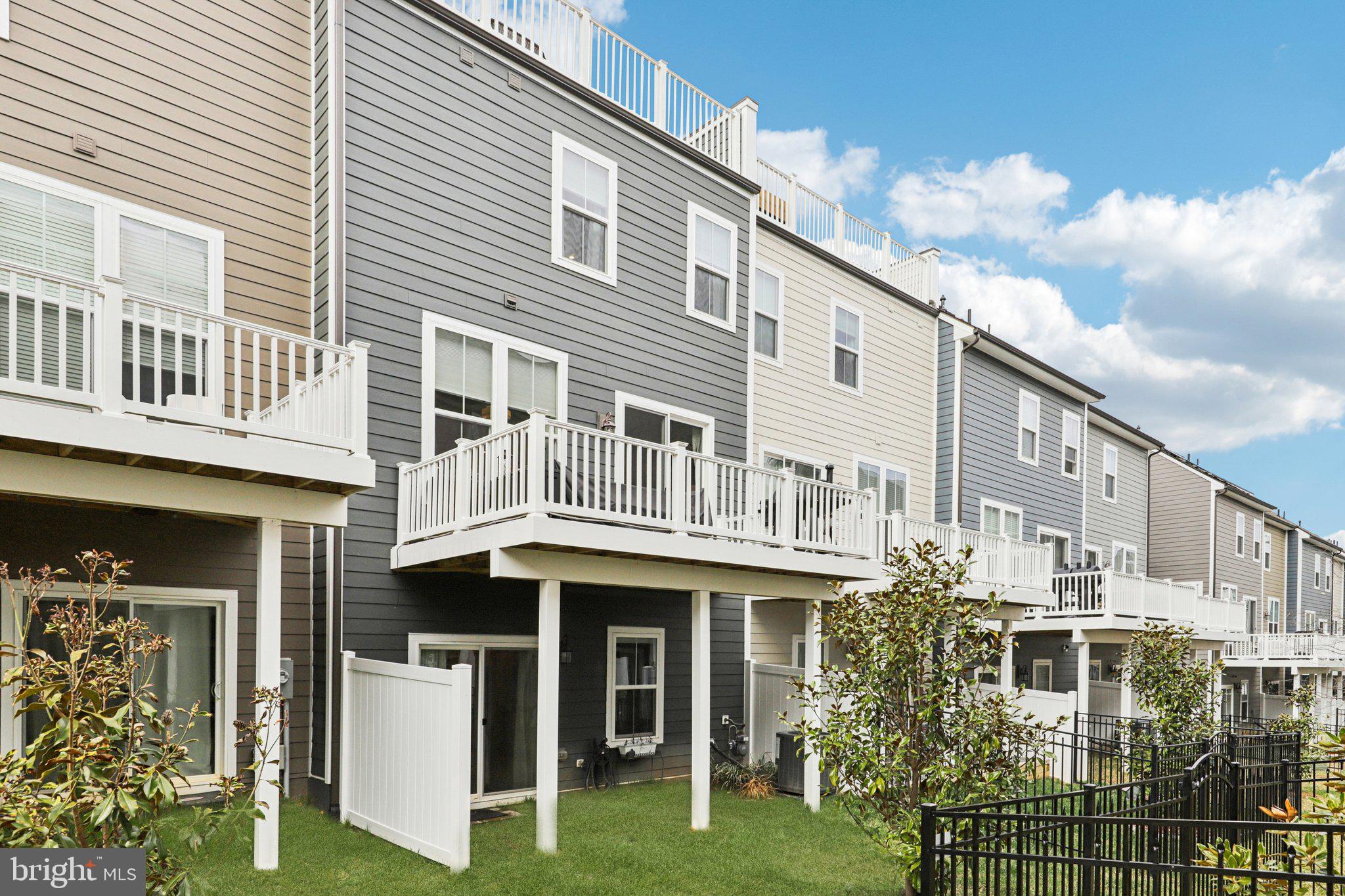 POTOMAC SHORES - Residential