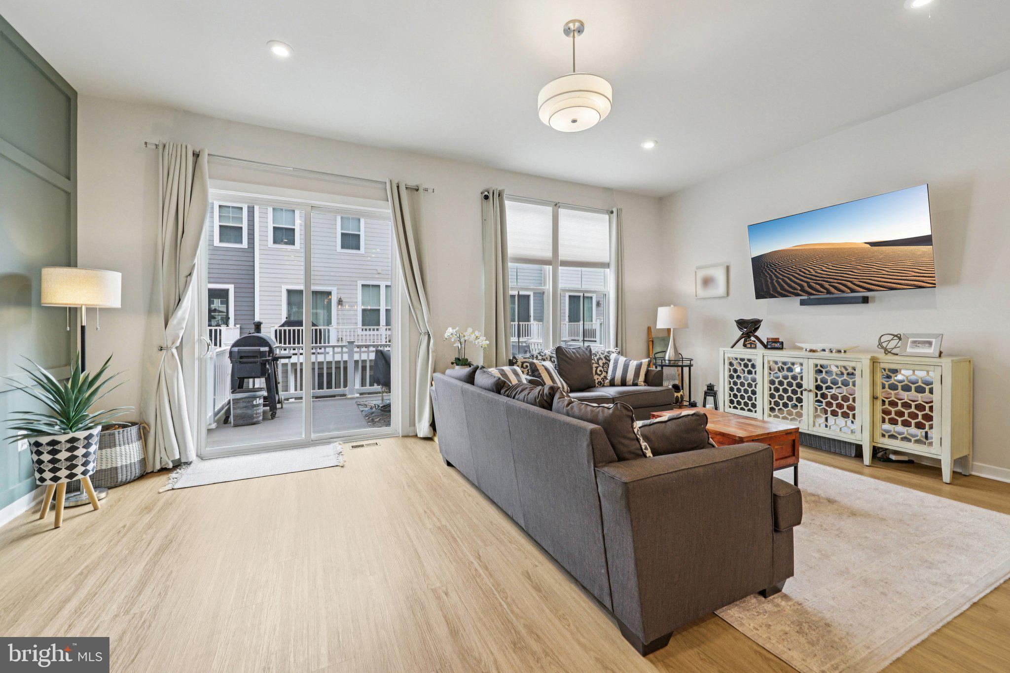 POTOMAC SHORES - Residential