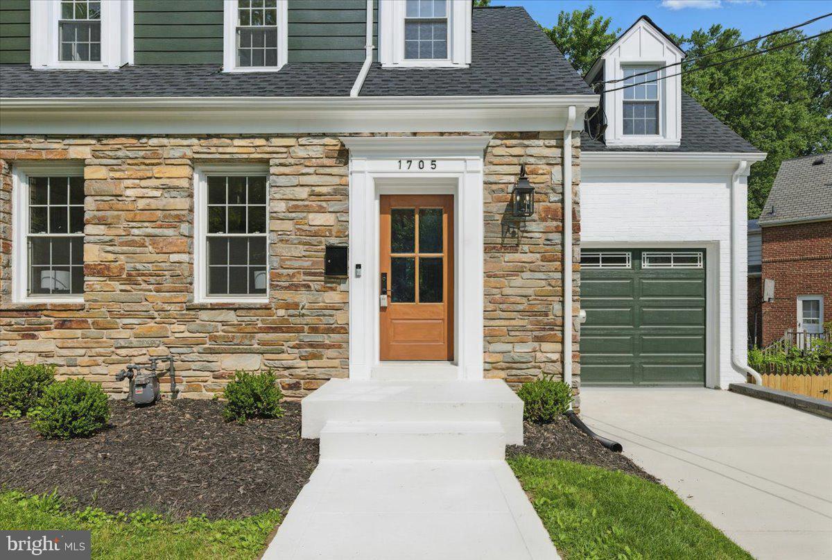 1705 CORWIN DRIVE