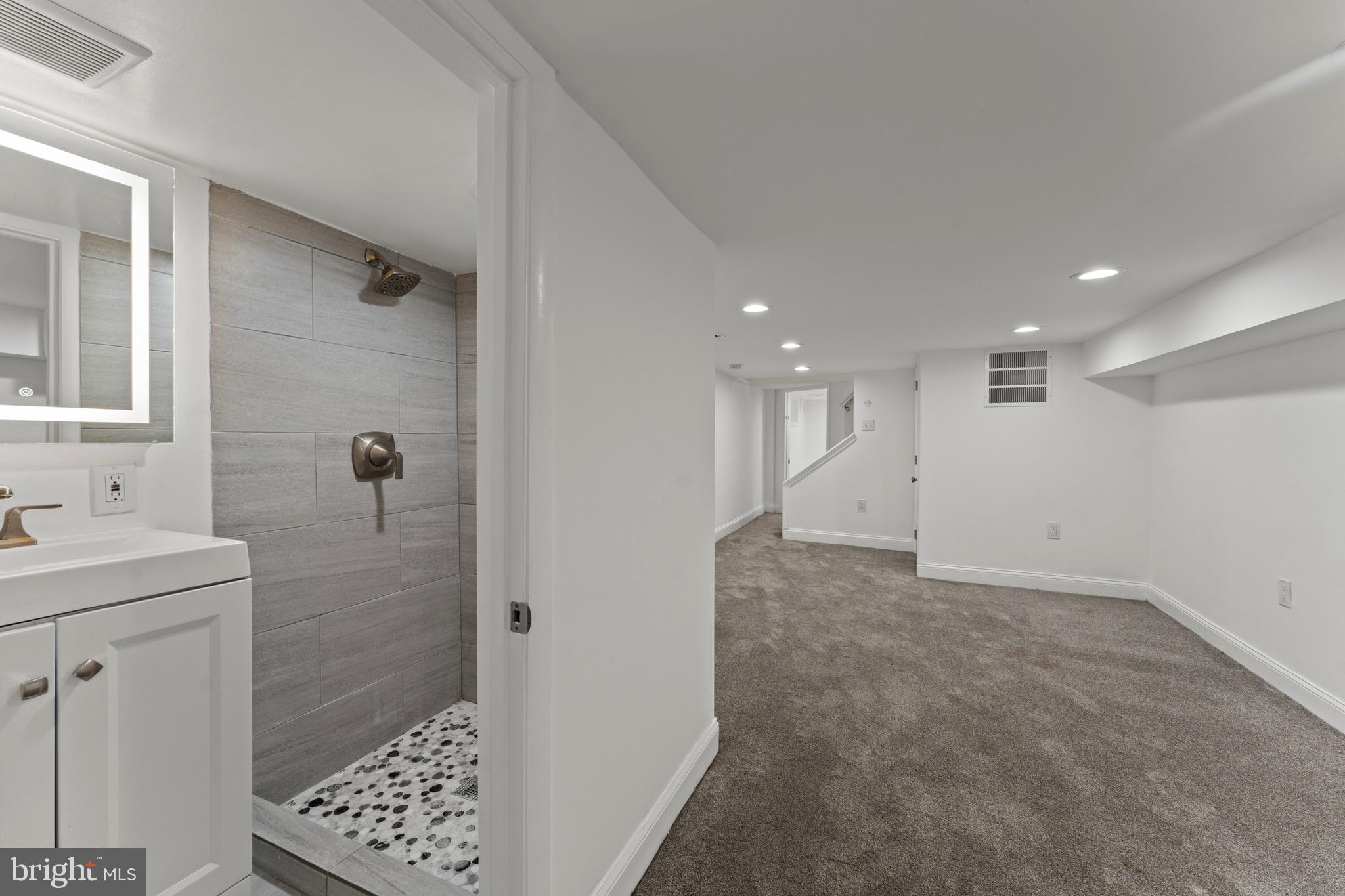 HOWARD PARK - Residential