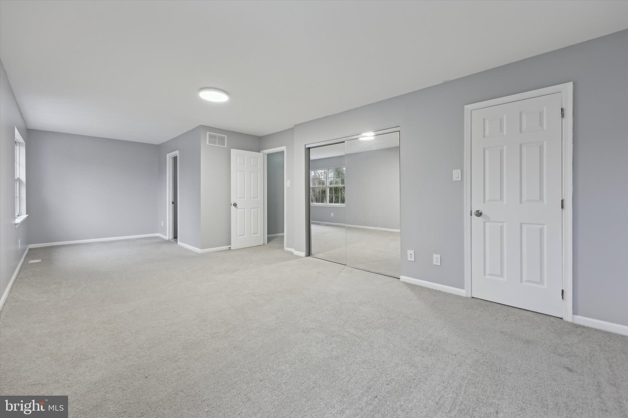 KING MANOR - Residential Lease