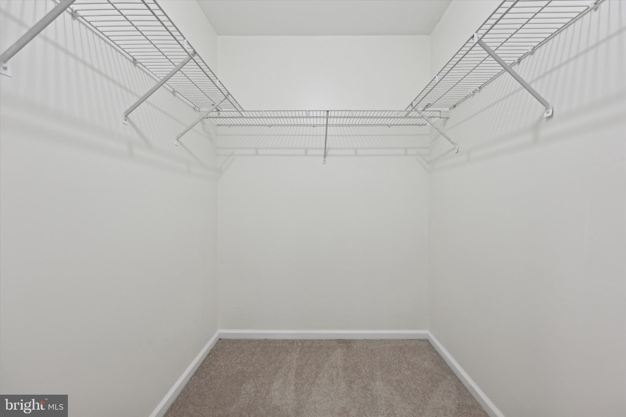 KING MANOR - Residential Lease