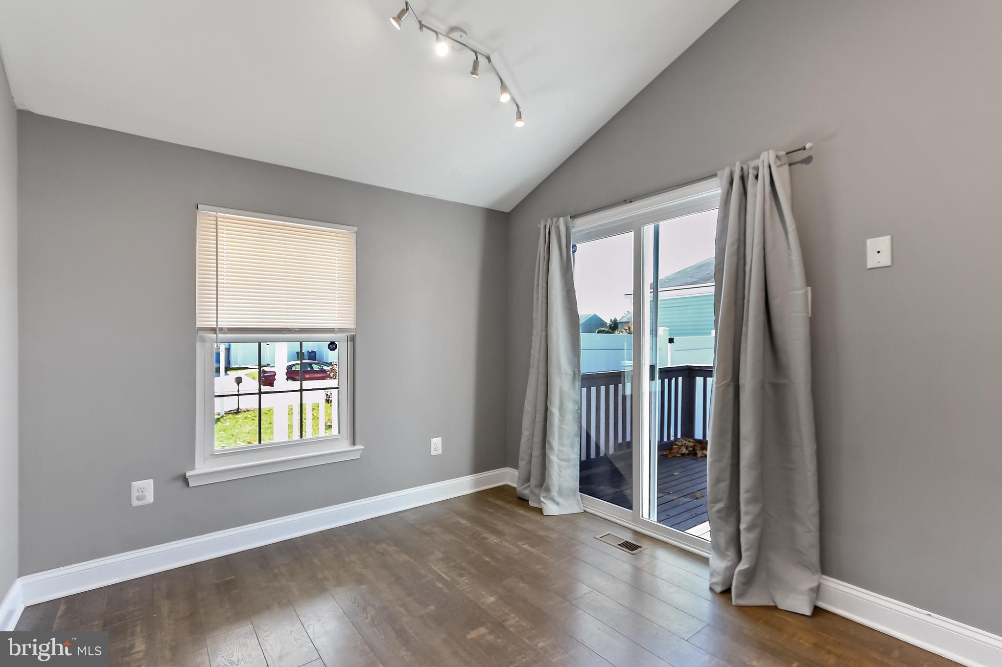 ABERDEEN HILLS - Residential