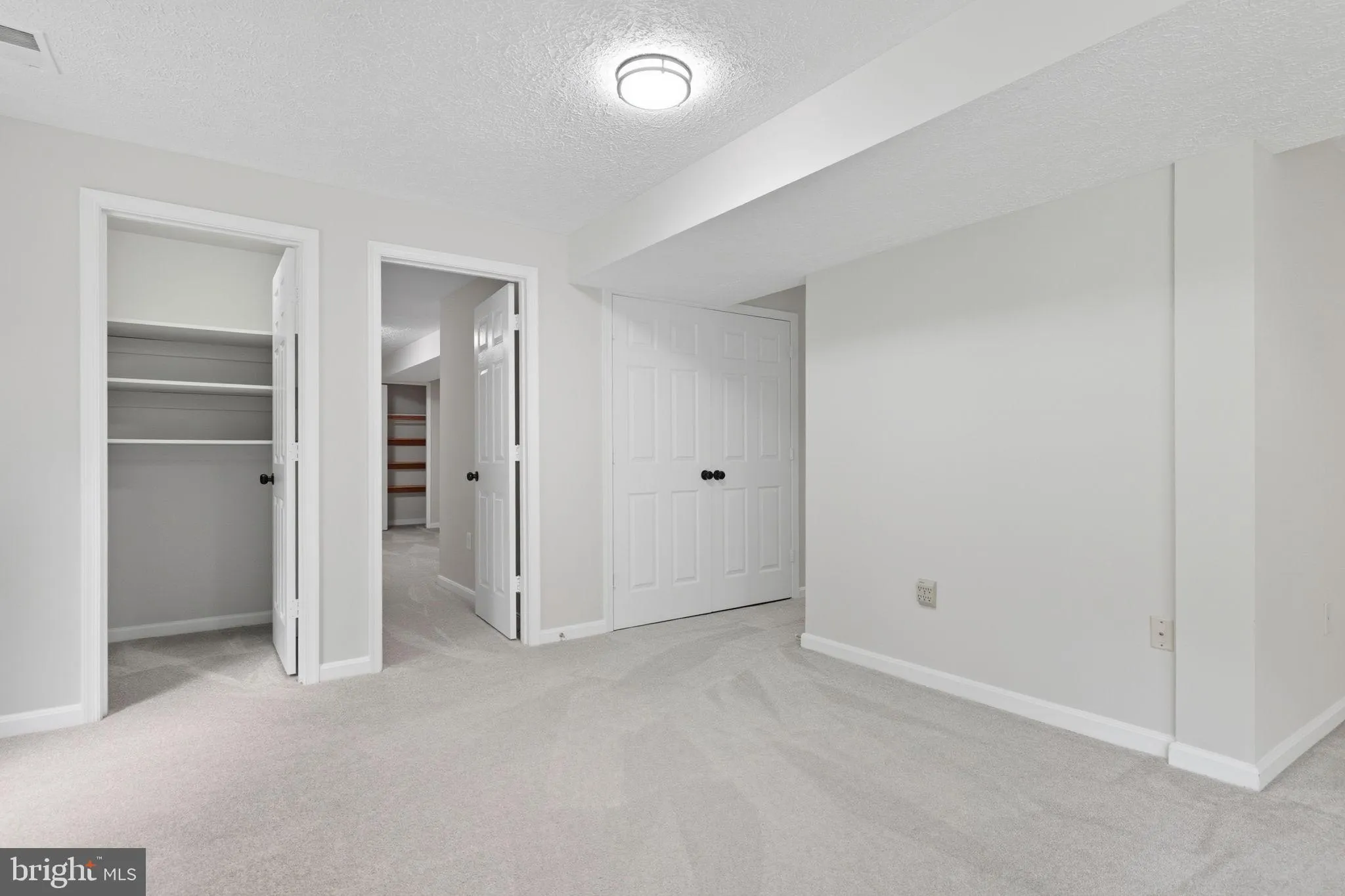 Ashburn, Virginia 20147, United States, 4 Bedrooms Bedrooms, ,4 BathroomsBathrooms,Residential,Contingent,226567