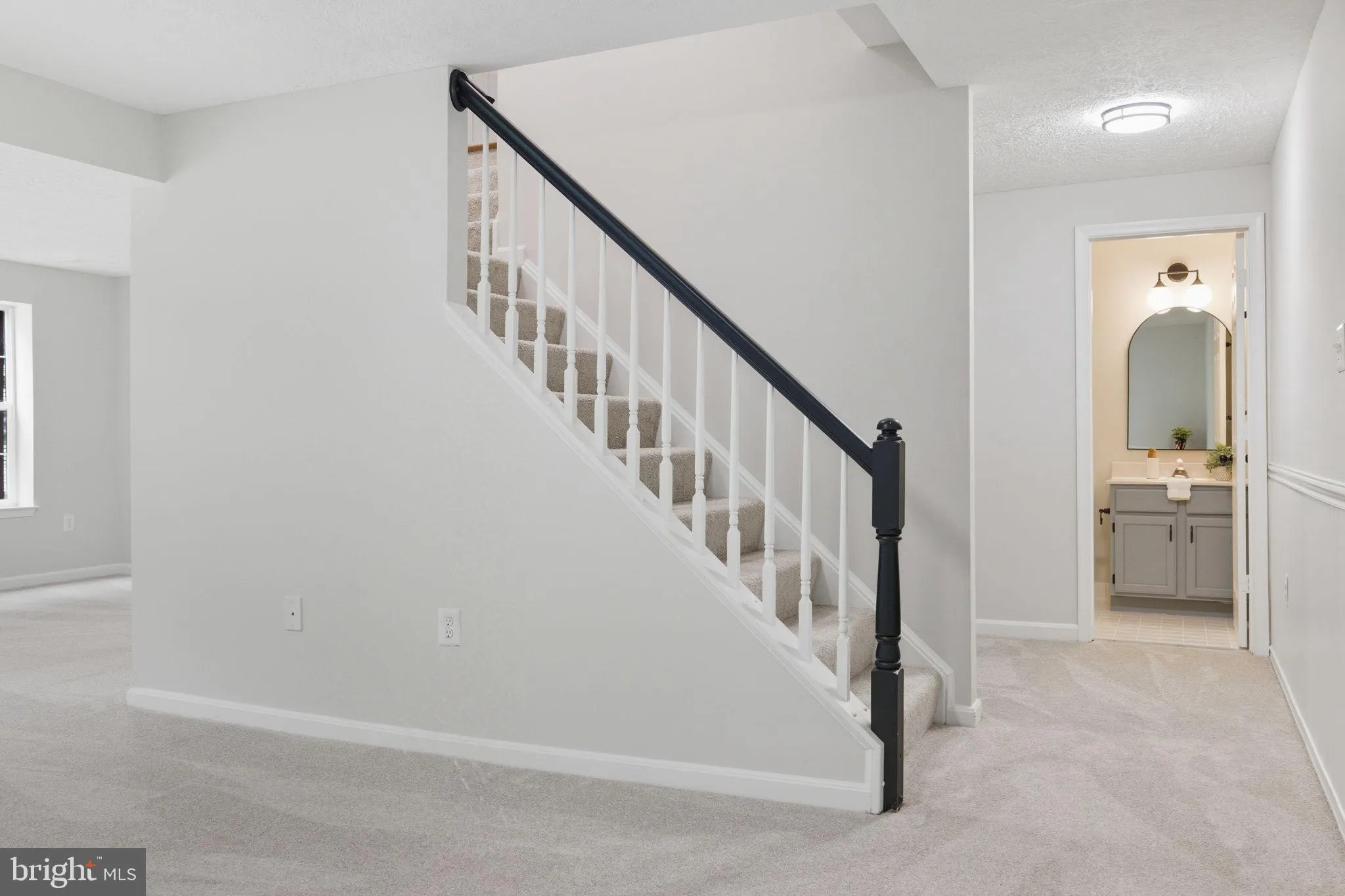 Ashburn, Virginia 20147, United States, 4 Bedrooms Bedrooms, ,4 BathroomsBathrooms,Residential,Contingent,226567