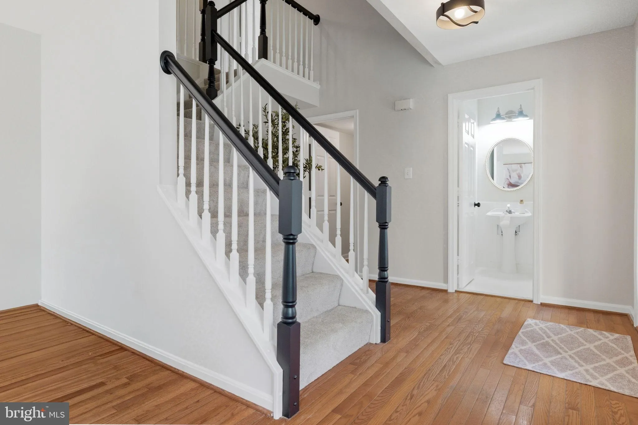 Ashburn, Virginia 20147, United States, 4 Bedrooms Bedrooms, ,4 BathroomsBathrooms,Residential,Contingent,226567