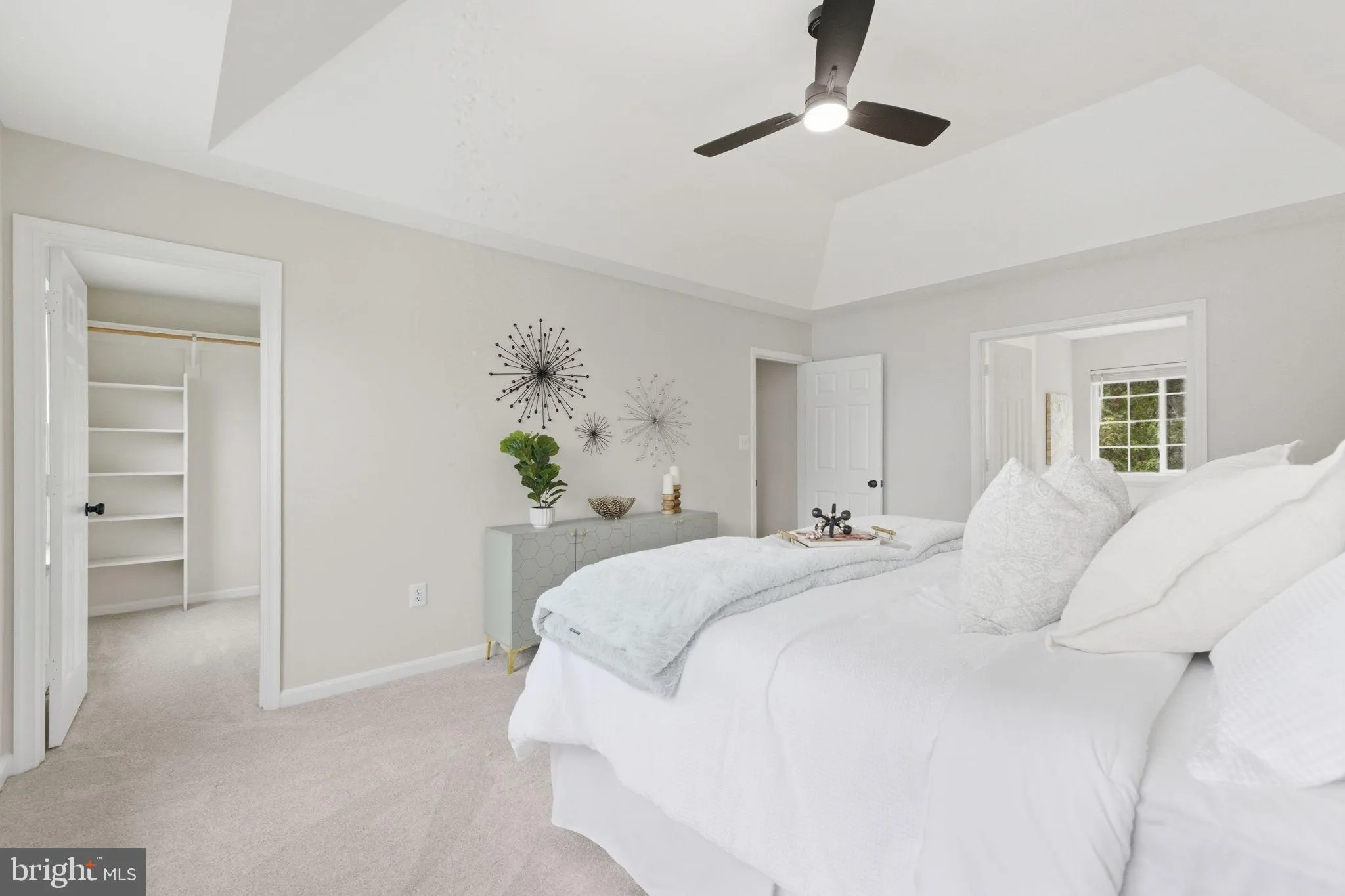 Ashburn, Virginia 20147, United States, 4 Bedrooms Bedrooms, ,4 BathroomsBathrooms,Residential,Contingent,226567